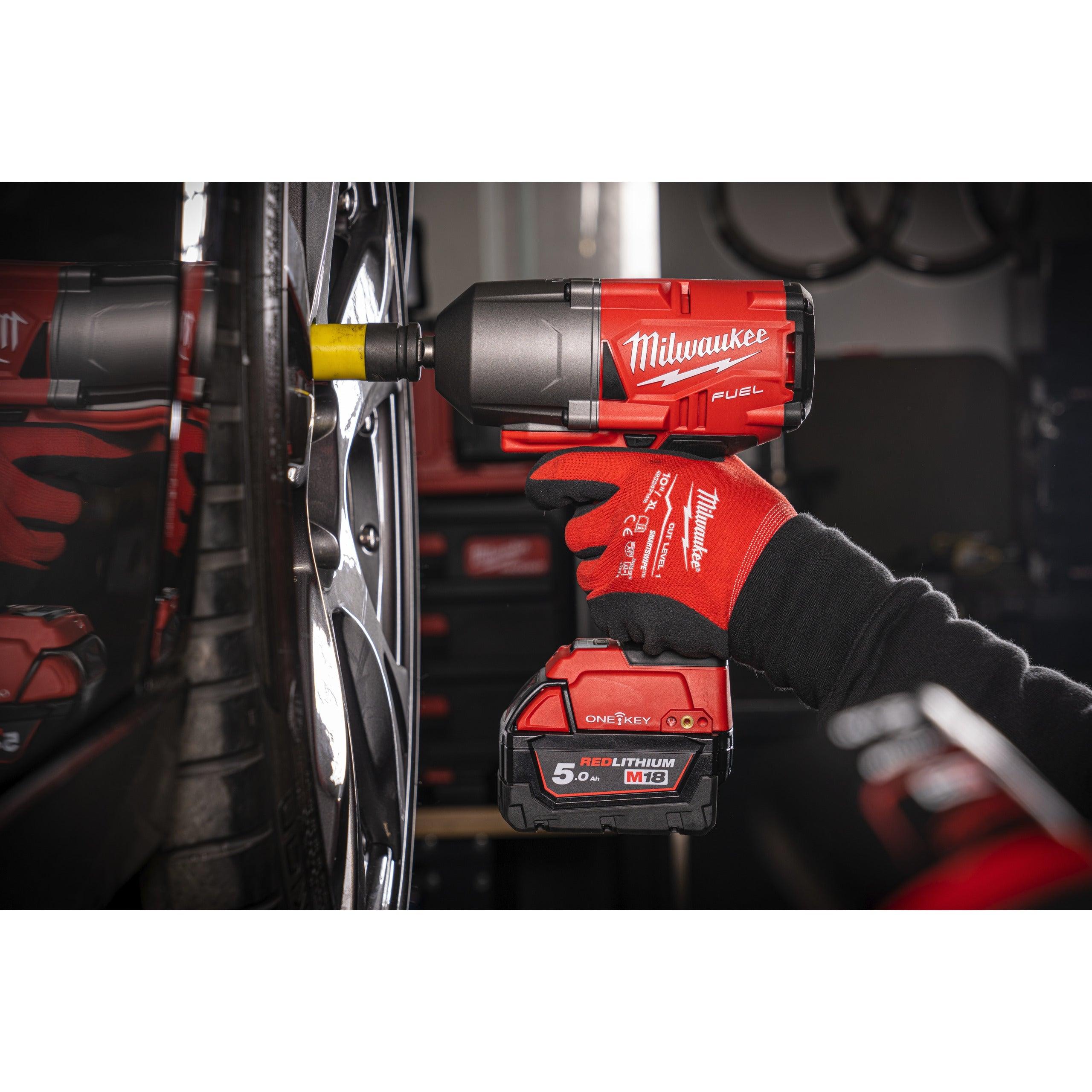 Cheie de impact Milwaukee 1/2″ 1356Nm 18V M18ONEFHIWF12-502X, ONE-KEY™ M18 FUEL™, cuplu ridicat și inel de fixare, cod 4933459727, 2 x M18 B5 acumulator, M12-18 FC încărcător, cutie HD - BIG STORE (Dynamic Tools SRL)