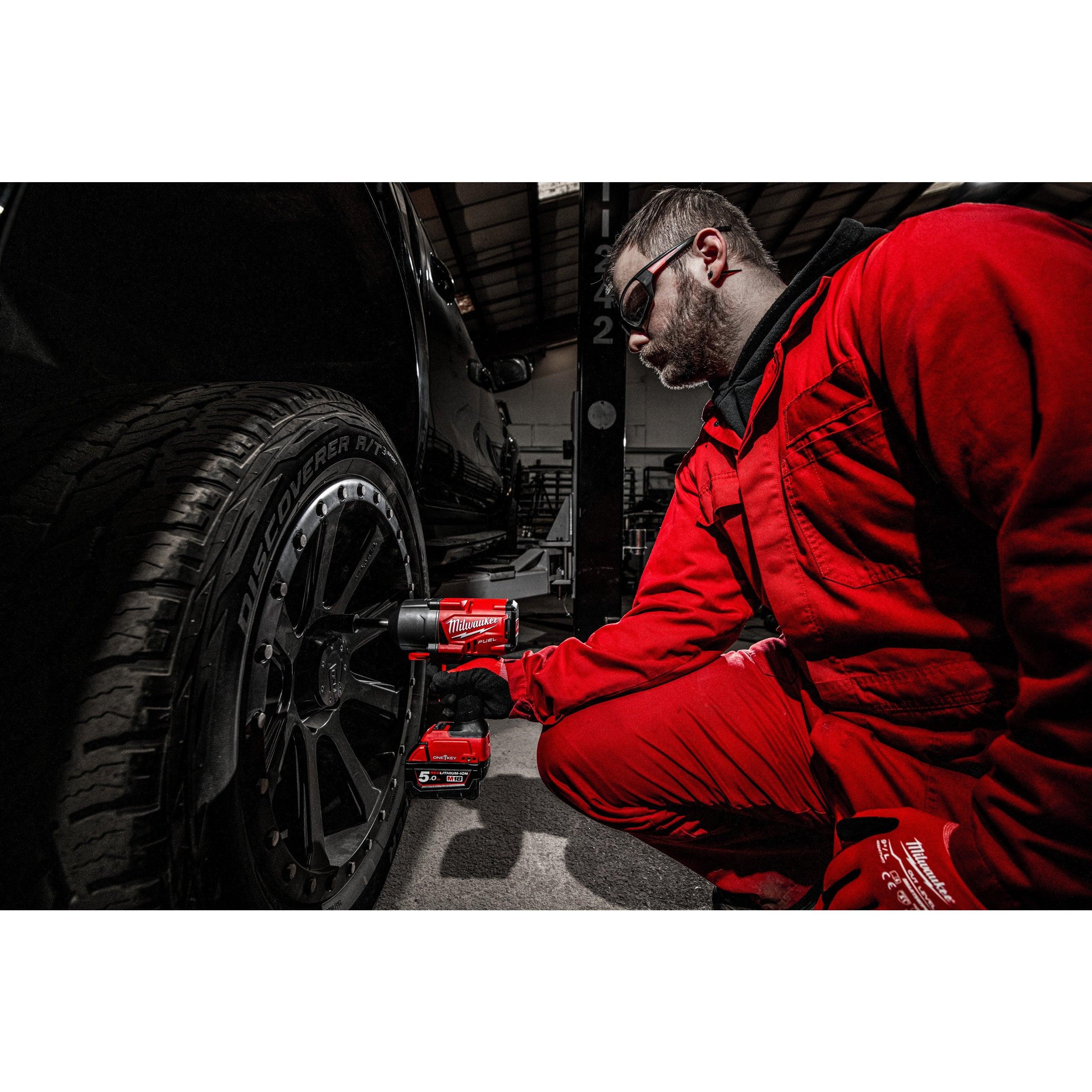 Cheie de impact Milwaukee 1/2″ 1017Nm 18V M18ONEFHIWF12E-0X, ONE-KEY™ M18 FUEL™, cuplu ridicat, inel de fixare și gât lung, cod 4933478405, fără acumulator, fără încărcător, cutie HD - BIG STORE (Dynamic Tools SRL)