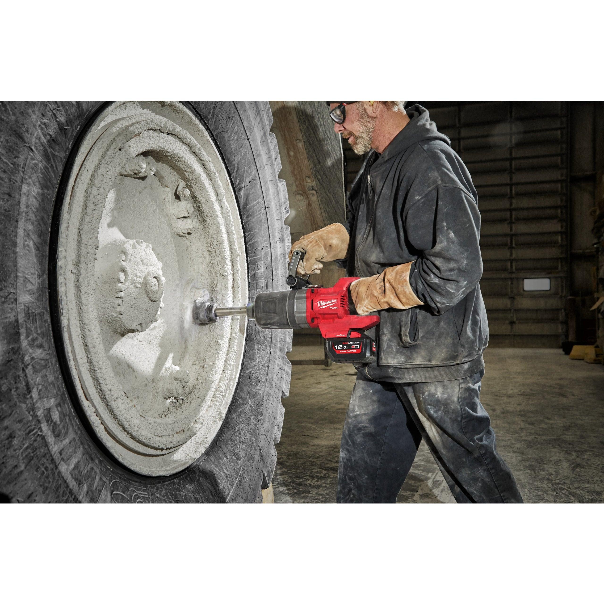 Cheie de impact Milwaukee 1″ 2576Nm 18V M18ONEFHIWF1D-121C, ONE-KEY™ M18 FUEL™ cu mâner-D, cuplu ridicat, inel de fixare și gât lung, cod 4933471756, 1 x M18 HB12 acumulator, M12-18 FC încărcător, cutie plastic - BIG STORE (Dynamic Tools SRL)