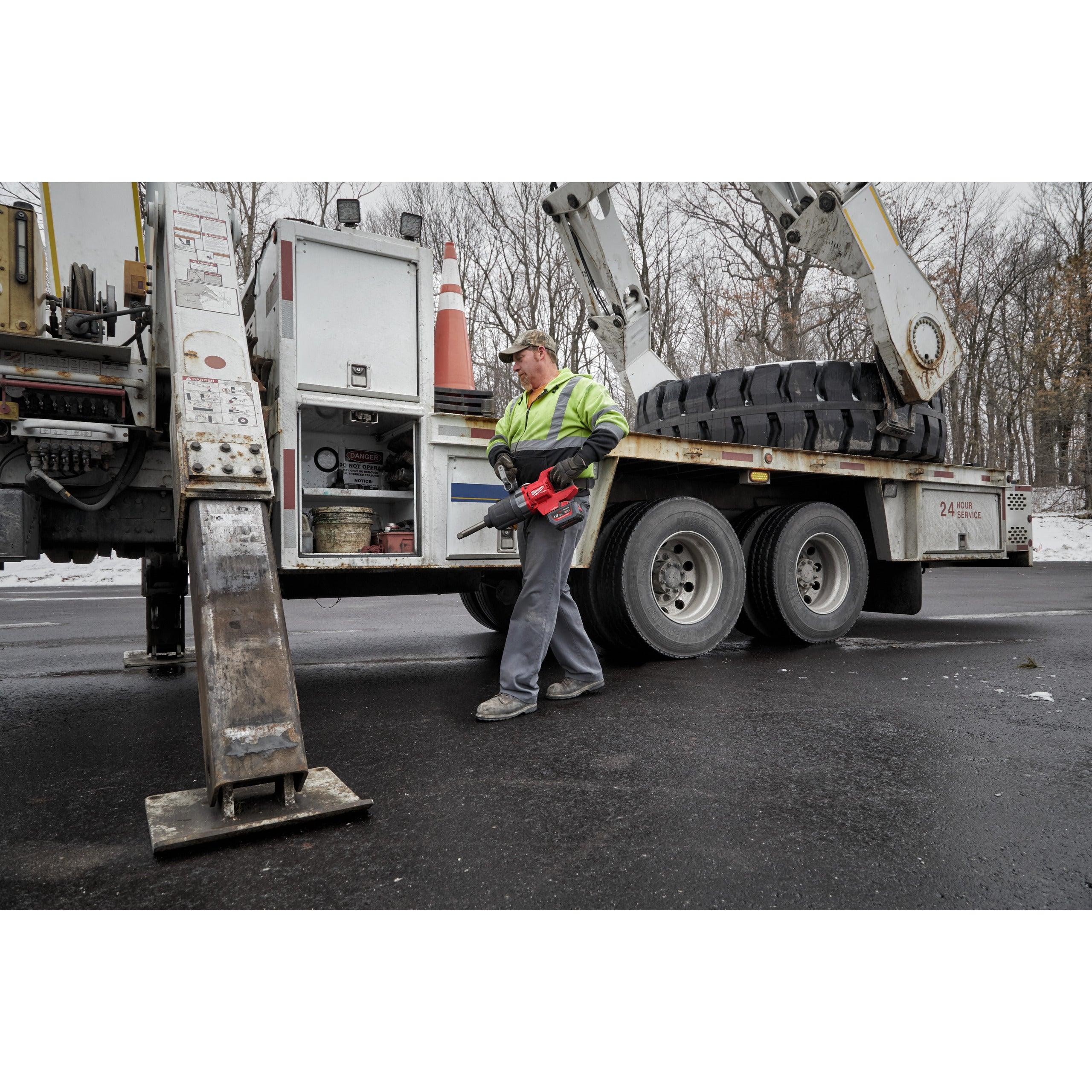 Cheie de impact Milwaukee 1″ 2576Nm 18V M18ONEFHIWF1D-0C, ONE-KEY™ M18 FUEL™ cu mâner-D, cuplu ridicat, inel de fixare și gât lung, cod 4933471755, fără acumulator, fără încărcător, cutie plastic - BIG STORE (Dynamic Tools SRL)