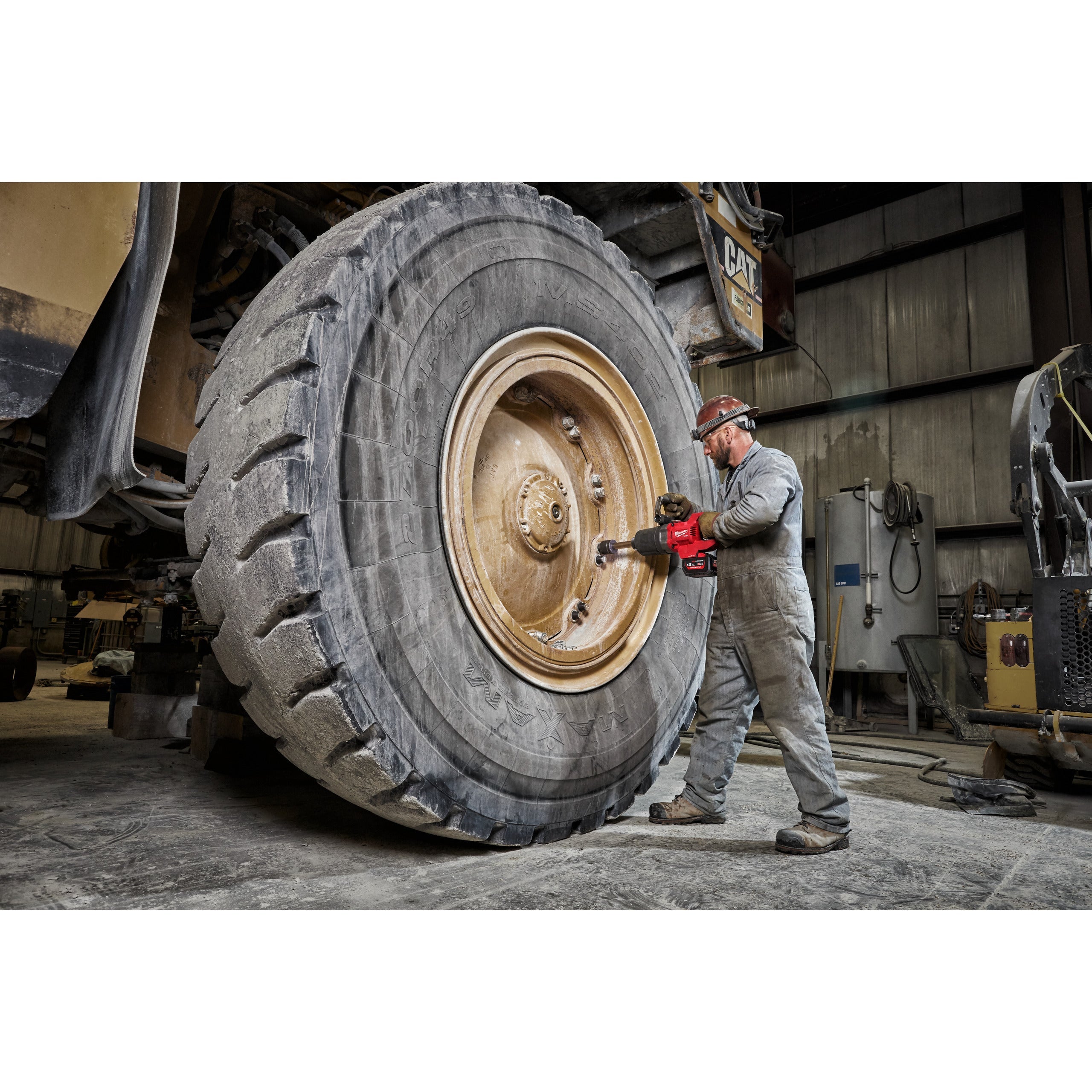 Cheie de impact Milwaukee 1″ 2576Nm 18V M18ONEFHIWF1D-121C, ONE-KEY™ M18 FUEL™ cu mâner-D, cuplu ridicat, inel de fixare și gât lung, cod 4933471756, 1 x M18 HB12 acumulator, M12-18 FC încărcător, cutie plastic - BIG STORE (Dynamic Tools SRL)