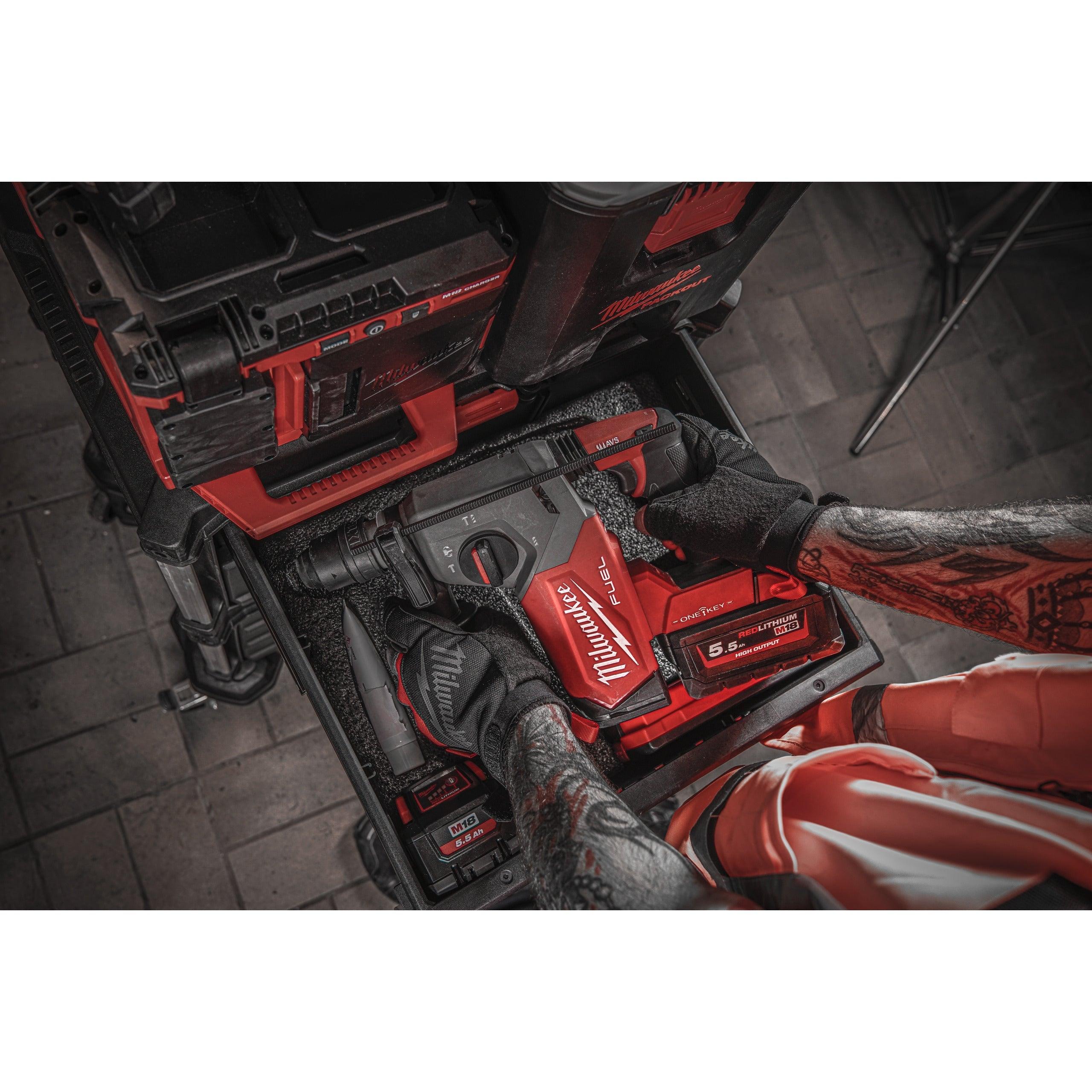 Ciocan rotopercutor SDS-Plus 26 mm cu 4 funcții și mandrină FIXTEC™ ONE-KEY™ M18 FUEL™ Milwaukee M18ONEFHX-0X, cod 4933478503, fără acumulator, fără încărcător, cutie HD - BIG STORE (Dynamic Tools SRL)