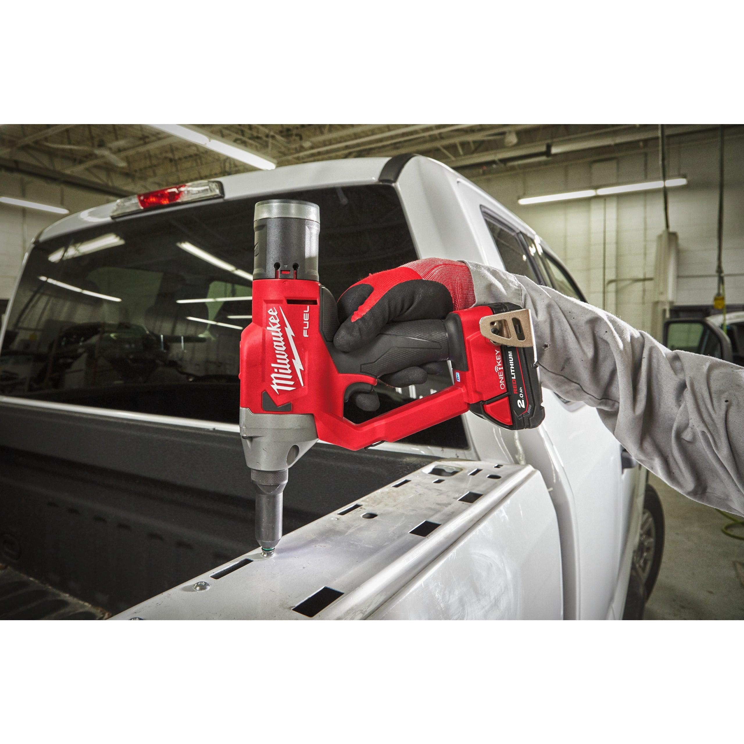 Pistol pentru nituit M18 FUEL™ ONE-KEY™ Milwaukee M18ONEFPRT-202X, cod 4933478602, 2 x M18 B2 acumulator, M12-18 FC încărcător, cutie HD - BIG STORE (Dynamic Tools SRL)