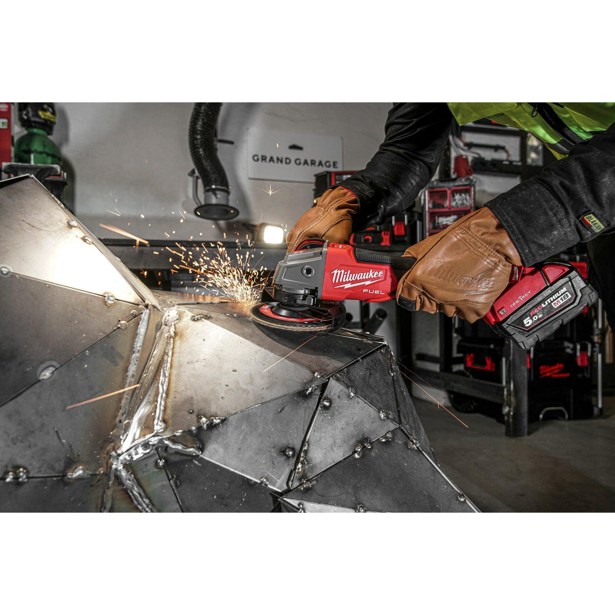 Polizor unghiular 125 mm cu frânare și comutator tip clapetă M18 FUEL™ ONE-KEY™ Milwaukee M18ONEFSAG125XPDB-0X, fără acumulator, fără încărcător, cutie HD, cod 4933478434 - BIG STORE (Dynamic Tools SRL)