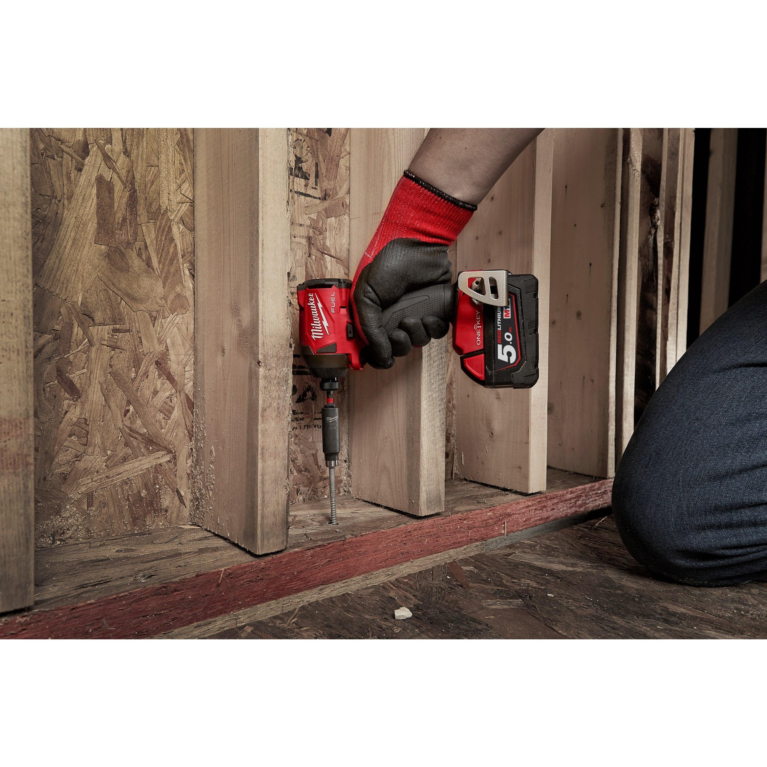 Mașină de înșurubat cu impact Milwaukee 1/4″ Hex 226Nm 18V M18ONEID2-502X, ONE-KEY™ M18 FUEL™, cod 4933464091, 2 x M18 B5 acumulator, M12-18 FC încărcător, cutie HD - BIG STORE (Dynamic Tools SRL)