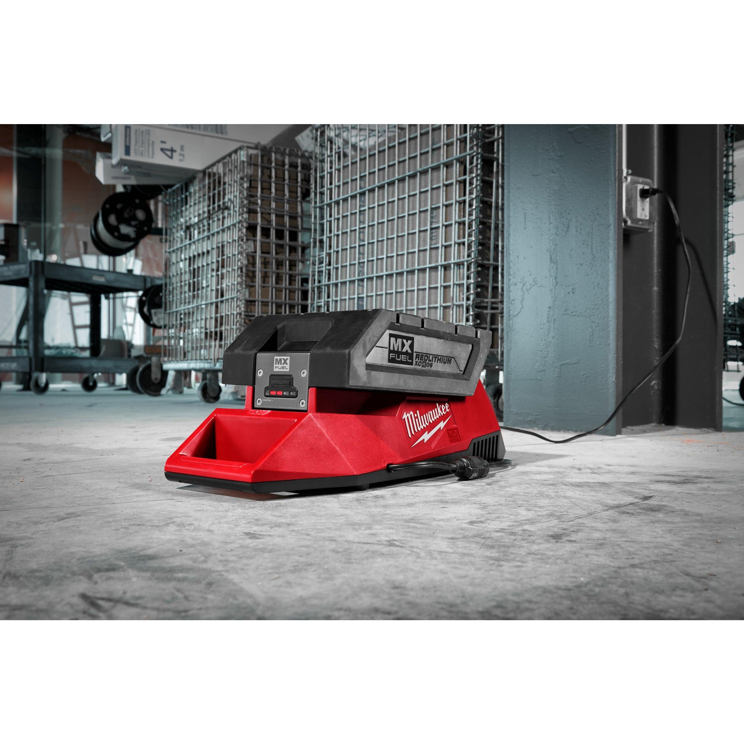Încărcător monoport cu mâner MX FUEL™ Milwaukee MXF C, cod 4933471839, fără cutie - BIG STORE (Dynamic Tools SRL)