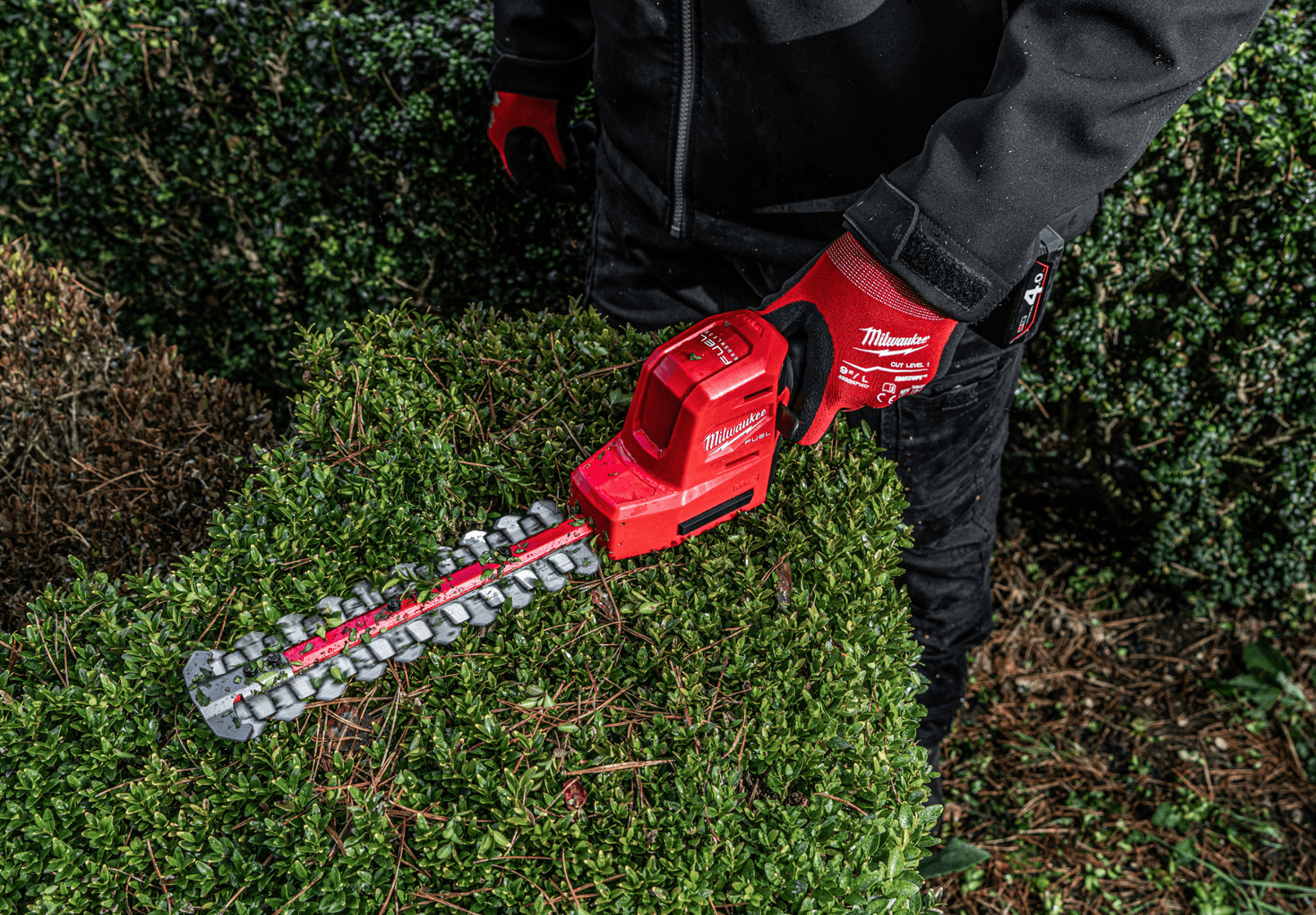 Trimmer gard viu 20cm, M12™ Milwaukee M12FHT20-0, fără acumulator, fără încărcător, fără cutie, cod 4933479675 - BIG STORE (Dynamic Tools SRL)