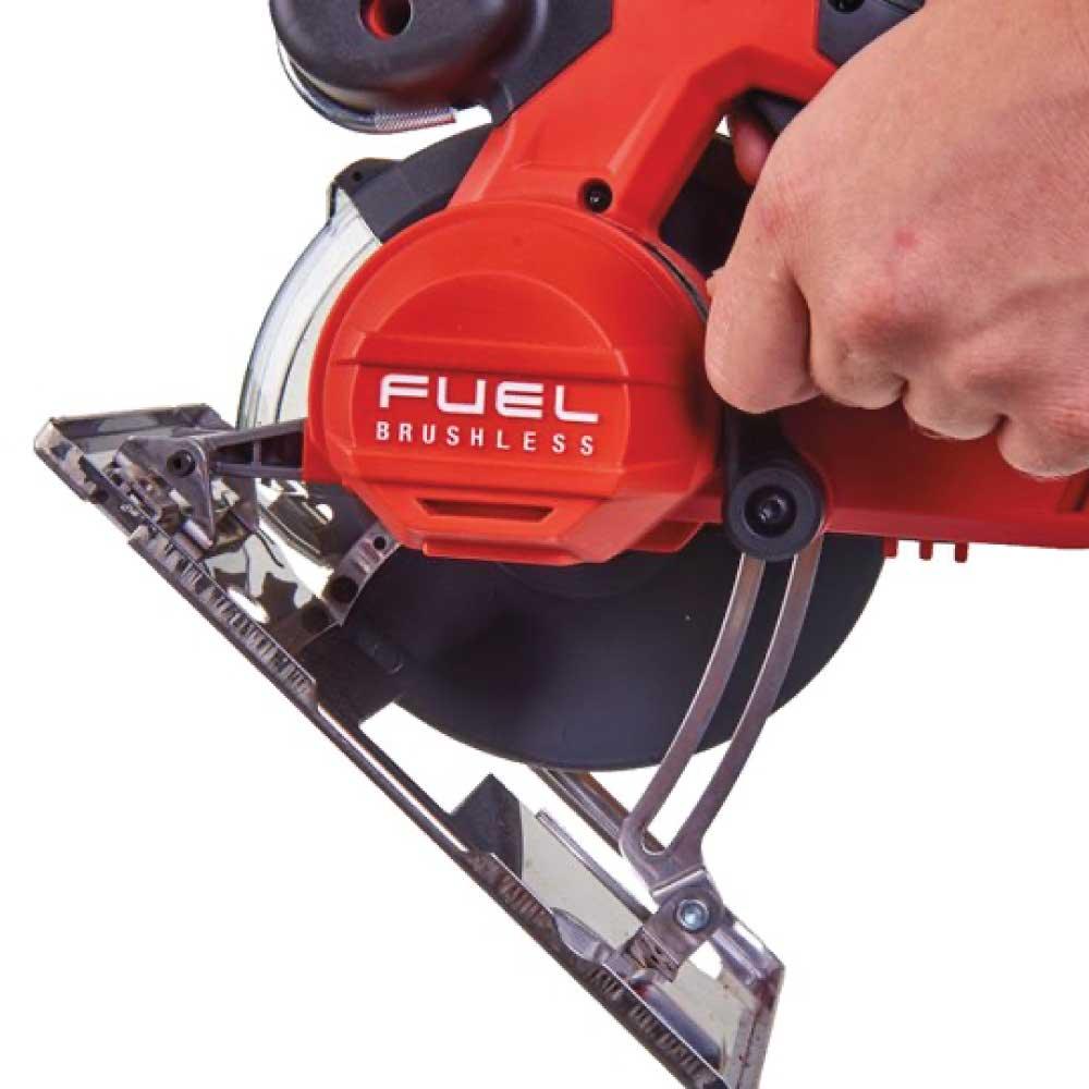 Fierăstrău circular Milwaukee M18-FMCS pentru debitat metal, cu sistem M18 FUEL™, cod 4933459191 - BIG STORE (Dynamic Tools SRL)