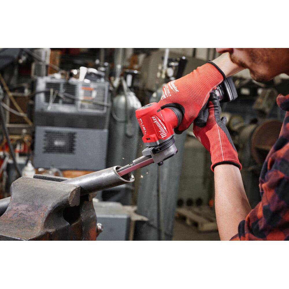 Șlefuitor cu bandă Milwaukee M12 FBFL13-402B, 13 mm, 2 x acumulatori M12 B4, 1 x încărcător C12 C, 1 x geantă, cod 4933480961 - BIG STORE (Dynamic Tools SRL)