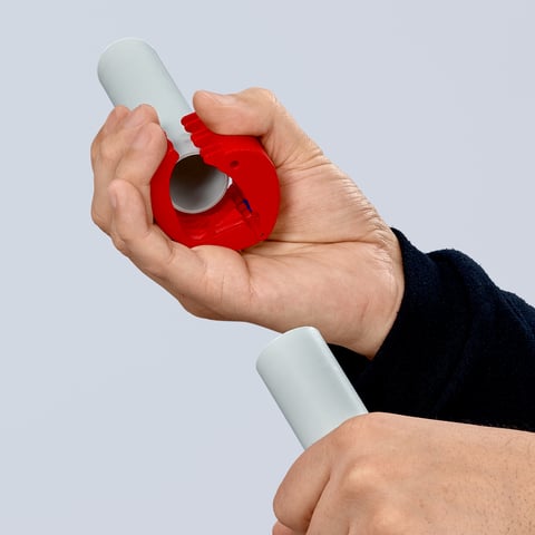 Tăietoare de țevi din plastic și manșoane de etanșare KNIPEX BiX®, cod 902210BK