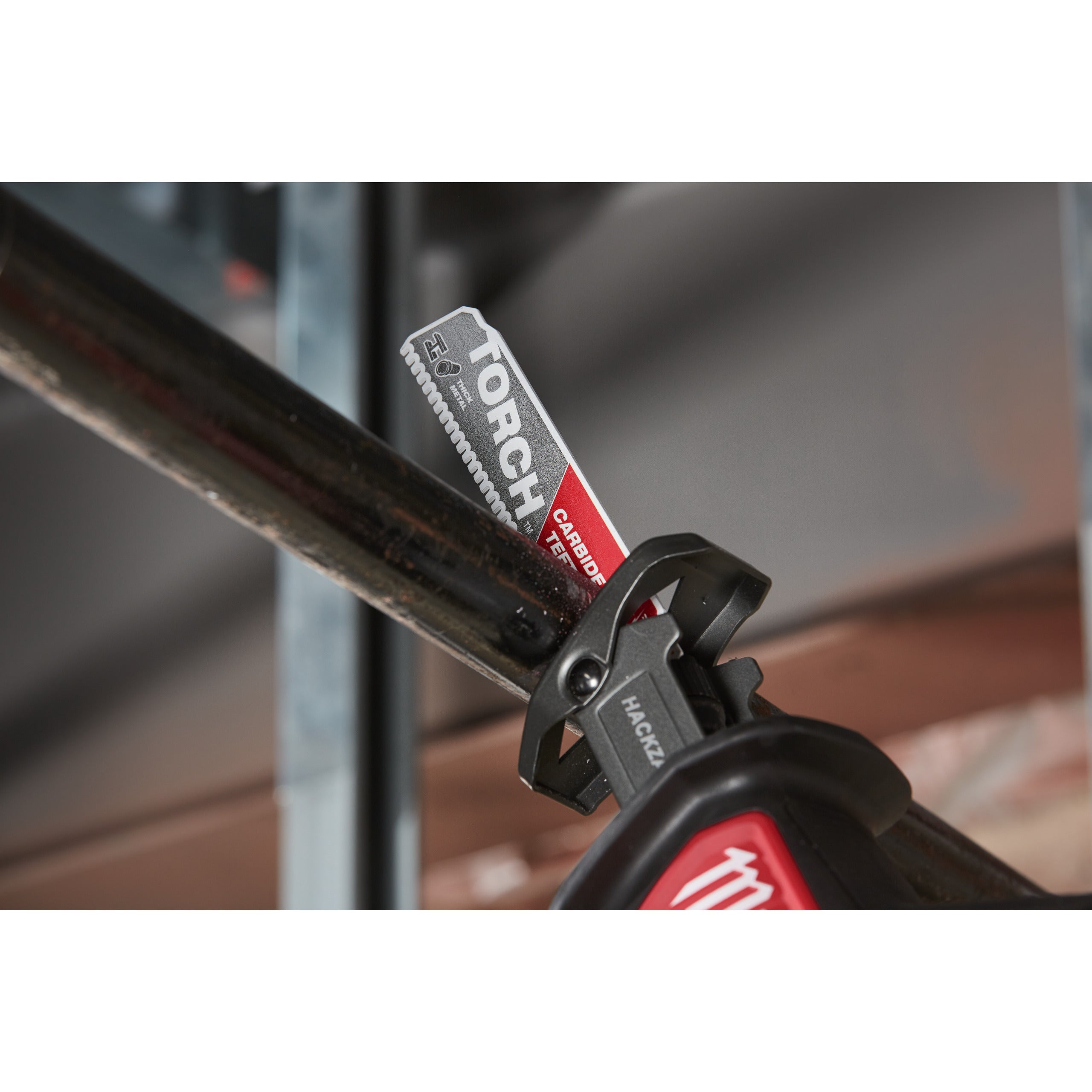 Pânză pentru fierăstrău sabie Sawzall Metal Heavy Duty TORCH™ cu dinți din carbură pentru lucrări de demolare Milwaukee TCT TORCH 150mm x 8 Tpi, cod 48475501