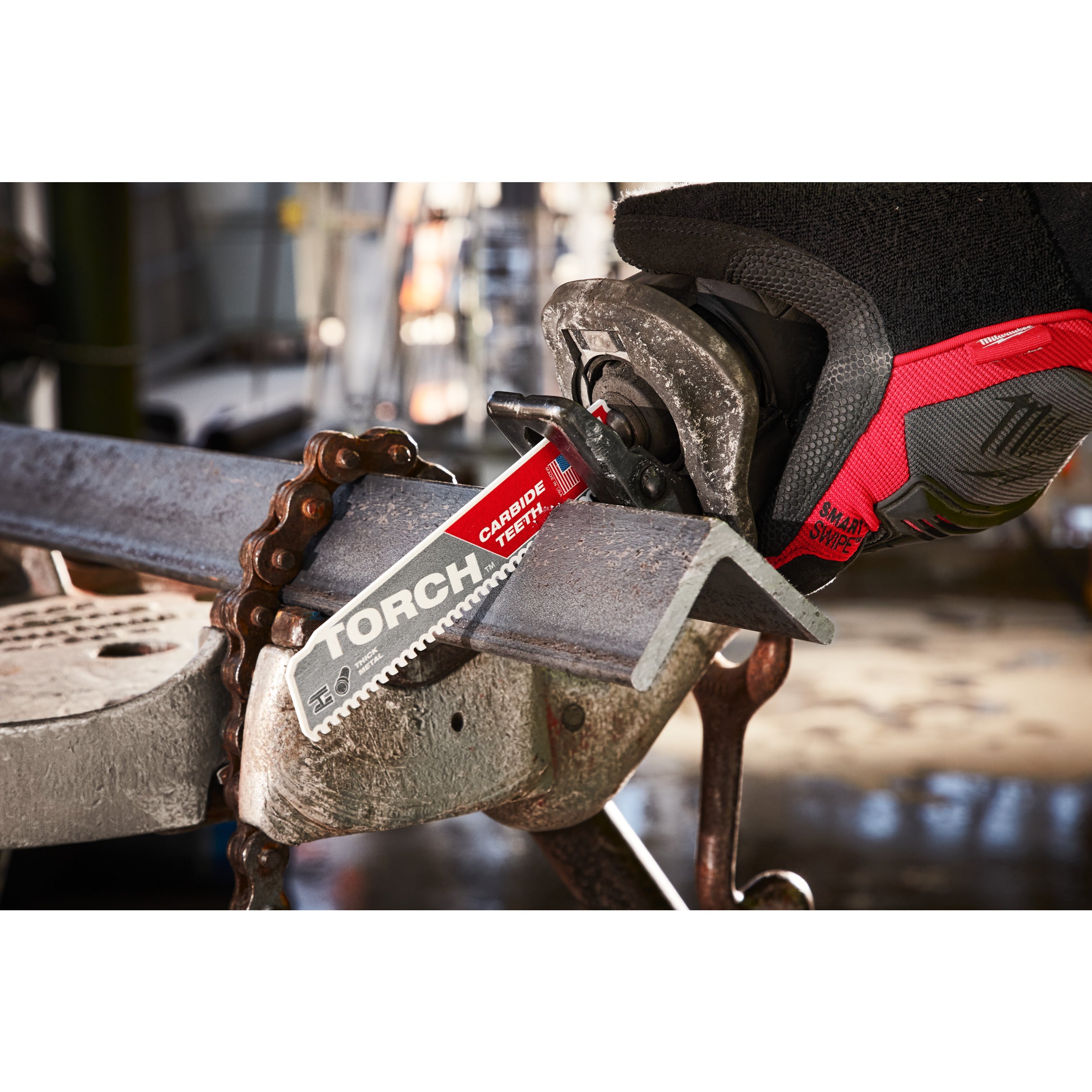 Pânză pentru fierăstrău sabie Sawzall Metal Heavy Duty TORCH™ cu dinți din carbură pentru lucrări de demolare Milwaukee TCT TORCH 150mm x 8 Tpi, cod 48475201
