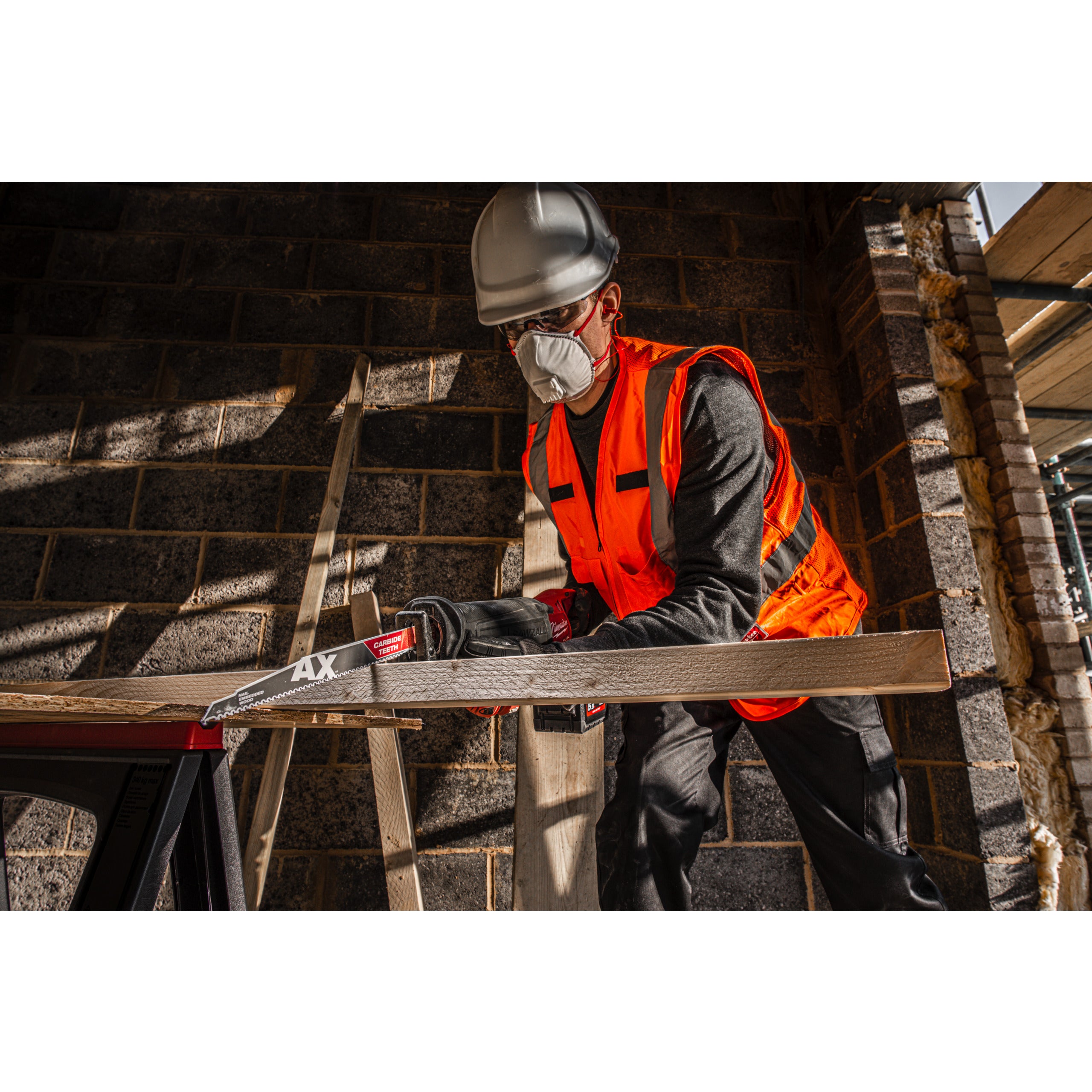 Pânză pentru fierăstrău sabie Sawzall Heavy Duty AX™ cu dinți din carbură pentru lucrări de demolare Milwaukee TCT AX 150mm x 5 Tpi, cod 48475221