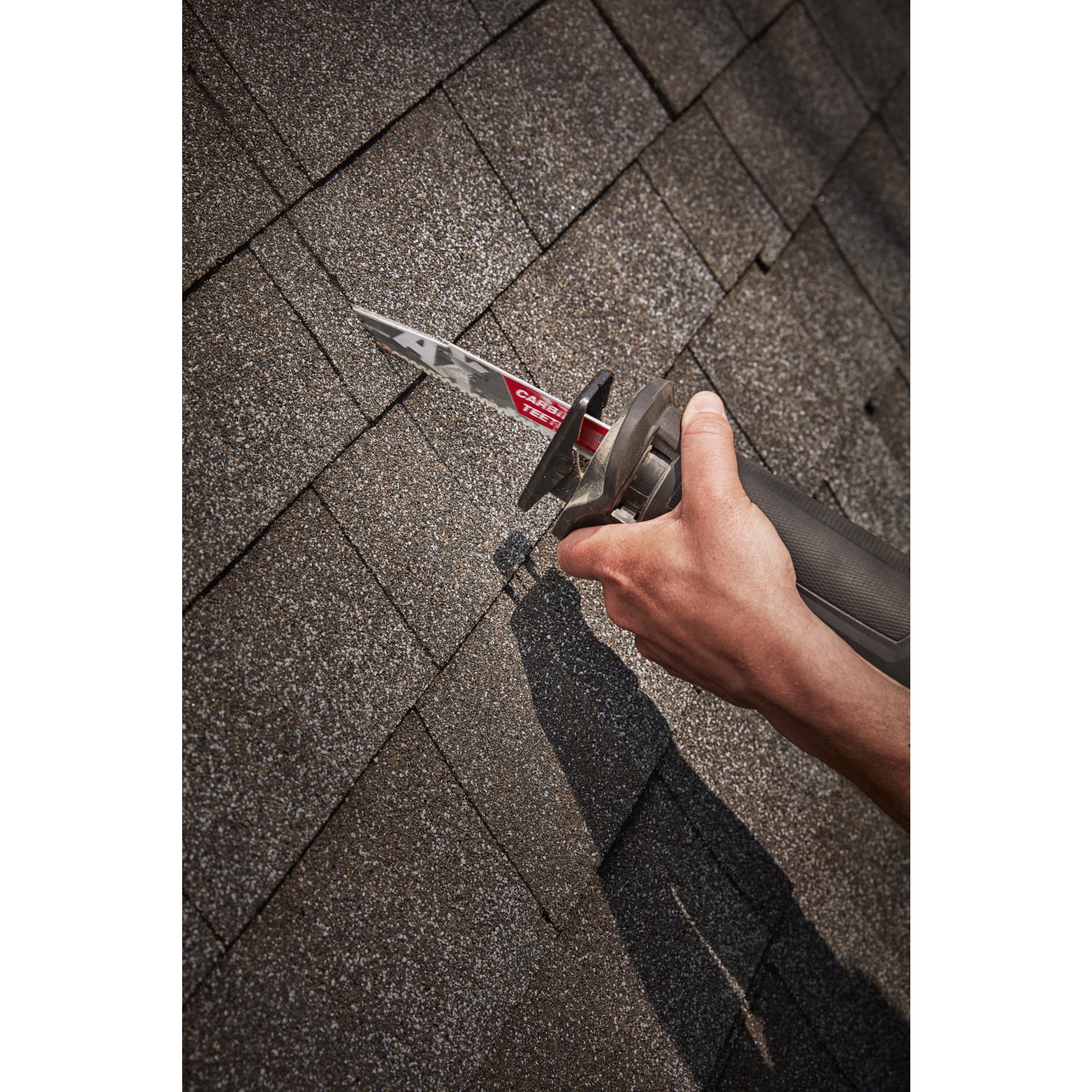 Pânză pentru fierăstrău sabie Sawzall Heavy Duty AX™ cu dinți din carbură pentru lucrări de demolare Milwaukee TCT AX 230mm x 5 Tpi, cod 48475226