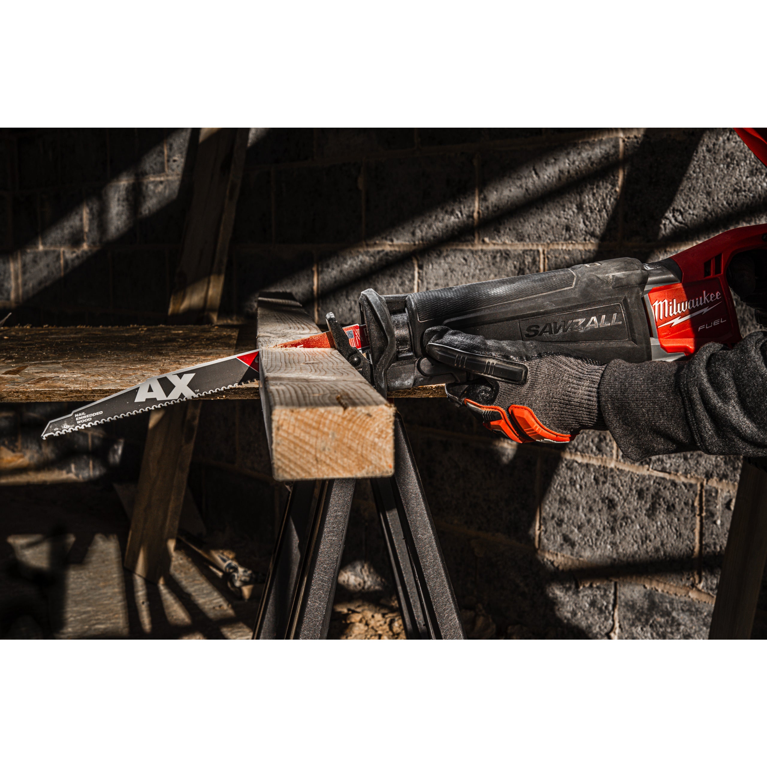 Pânză pentru fierăstrău sabie Sawzall Heavy Duty AX™ cu dinți din carbură pentru lucrări de demolare Milwaukee TCT AX 230mm x 5 Tpi, cod 48475526