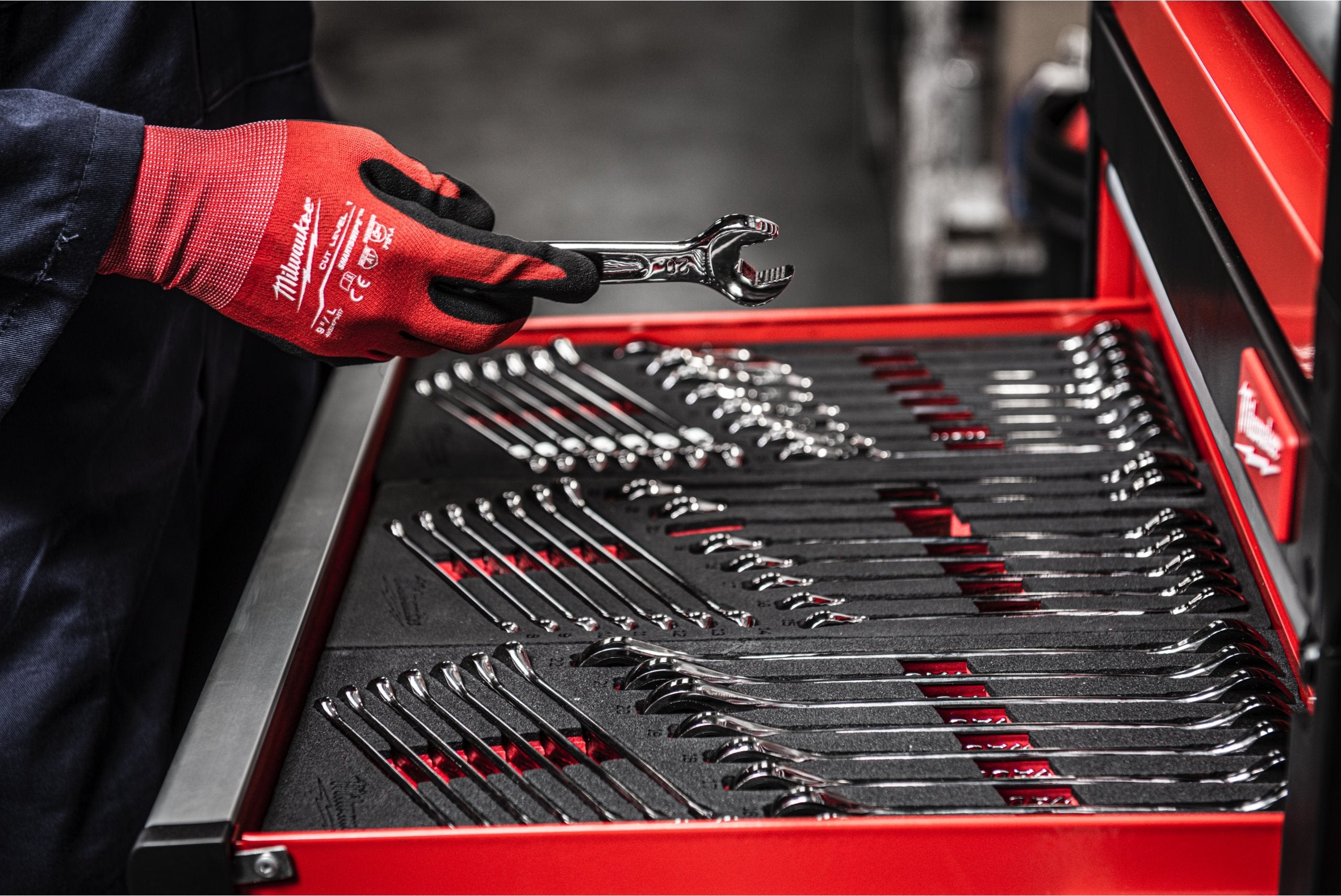 Set de chei combinate Milwaukee MAX BITE în inserție de spumă, 15 buc, cod 4932479828