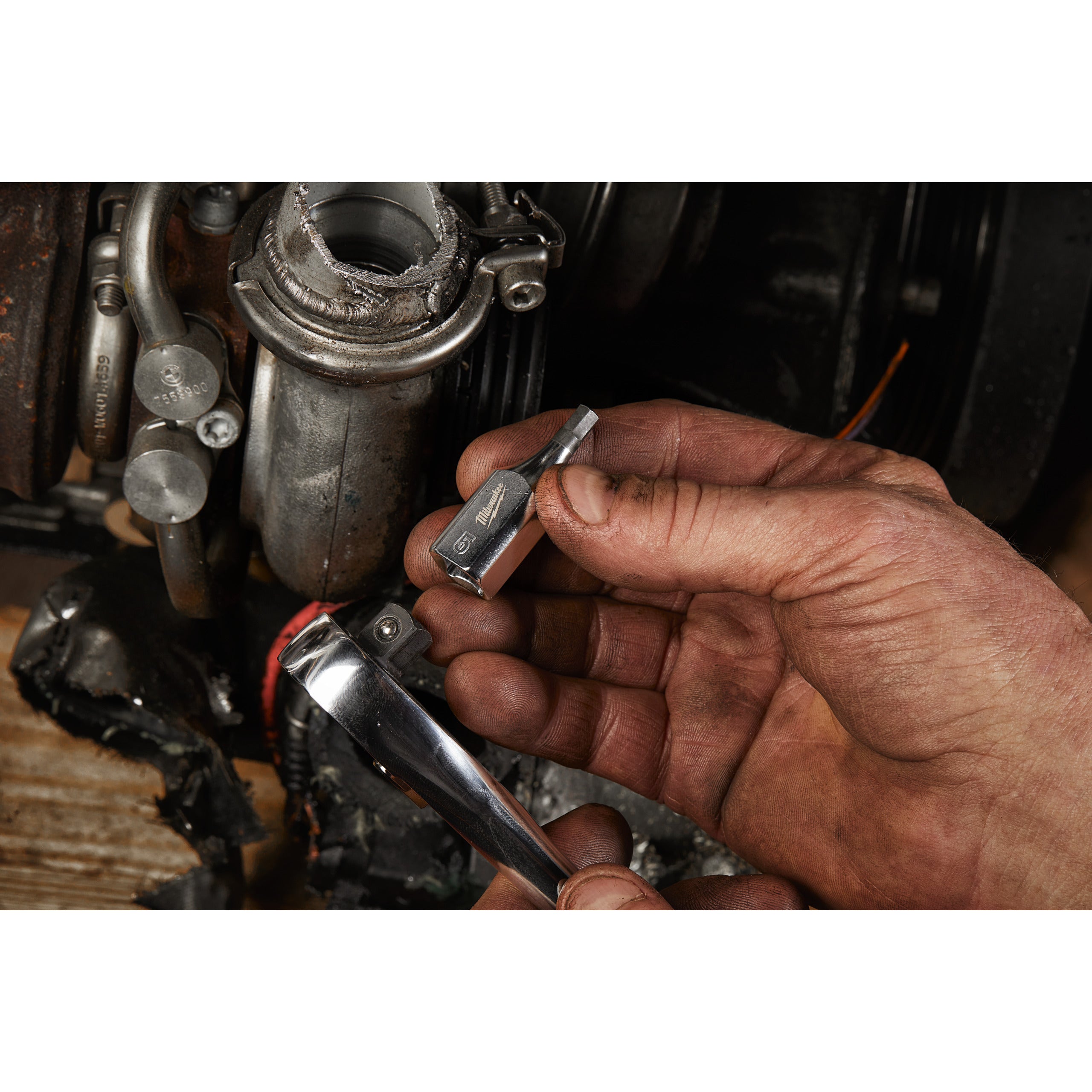 Cap cheie tubulară cu bit ⅜″ Hex Milwaukee 3/8" Drive 5 mm Hex Bit Socket, cod 4932480832