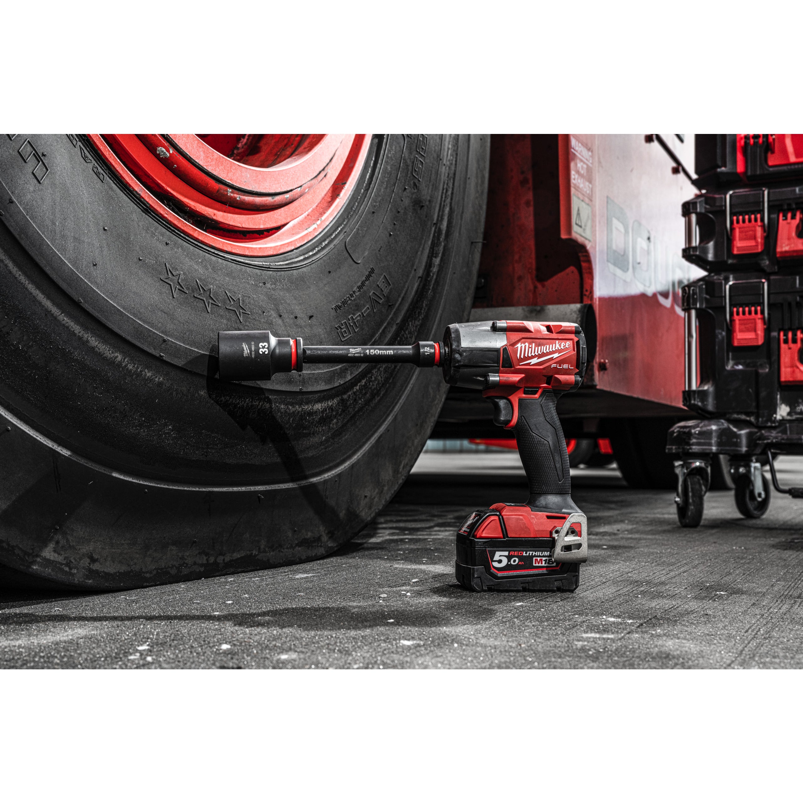 Cheie tubulară Shockwave de impact SHOCKWAVE™ IMPACT DUTY Milwaukee 34mm 1/2'' impact socket deep, cod 4932500304