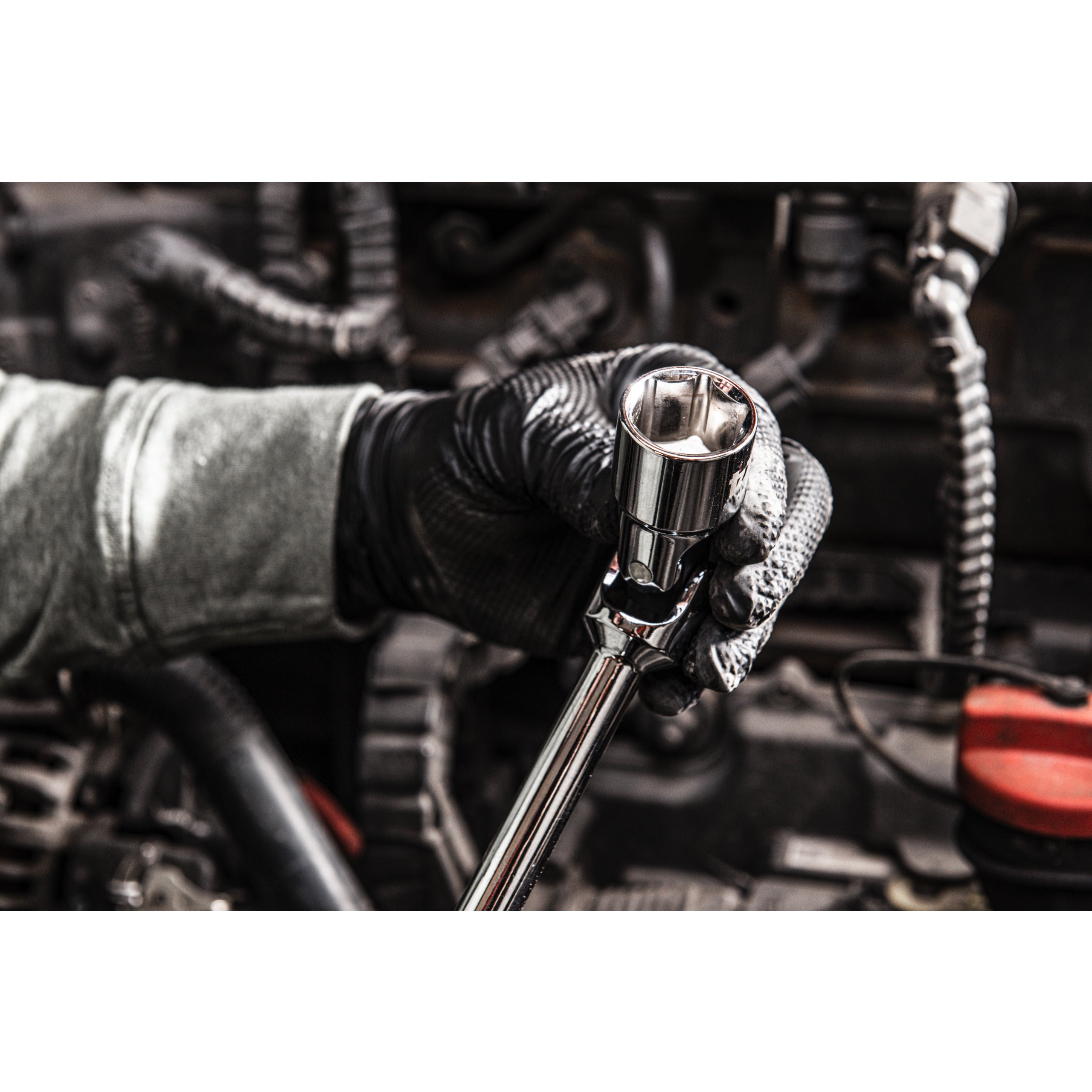 Cheie cu mâner T și cap pivotant Hex Milwaukee T-bar handle with swivel socket Hex 19mm, cod 4932492688