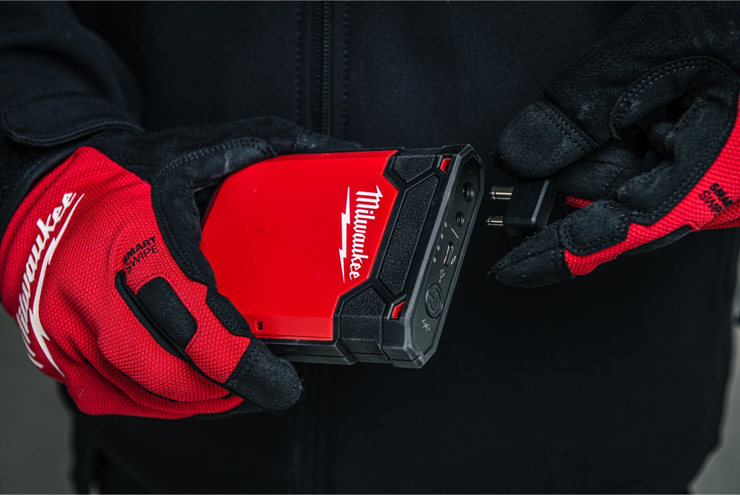 Acumulator extern pentru haine încălzite Milwaukee M12 IRPSU3-0, cod 4932492907