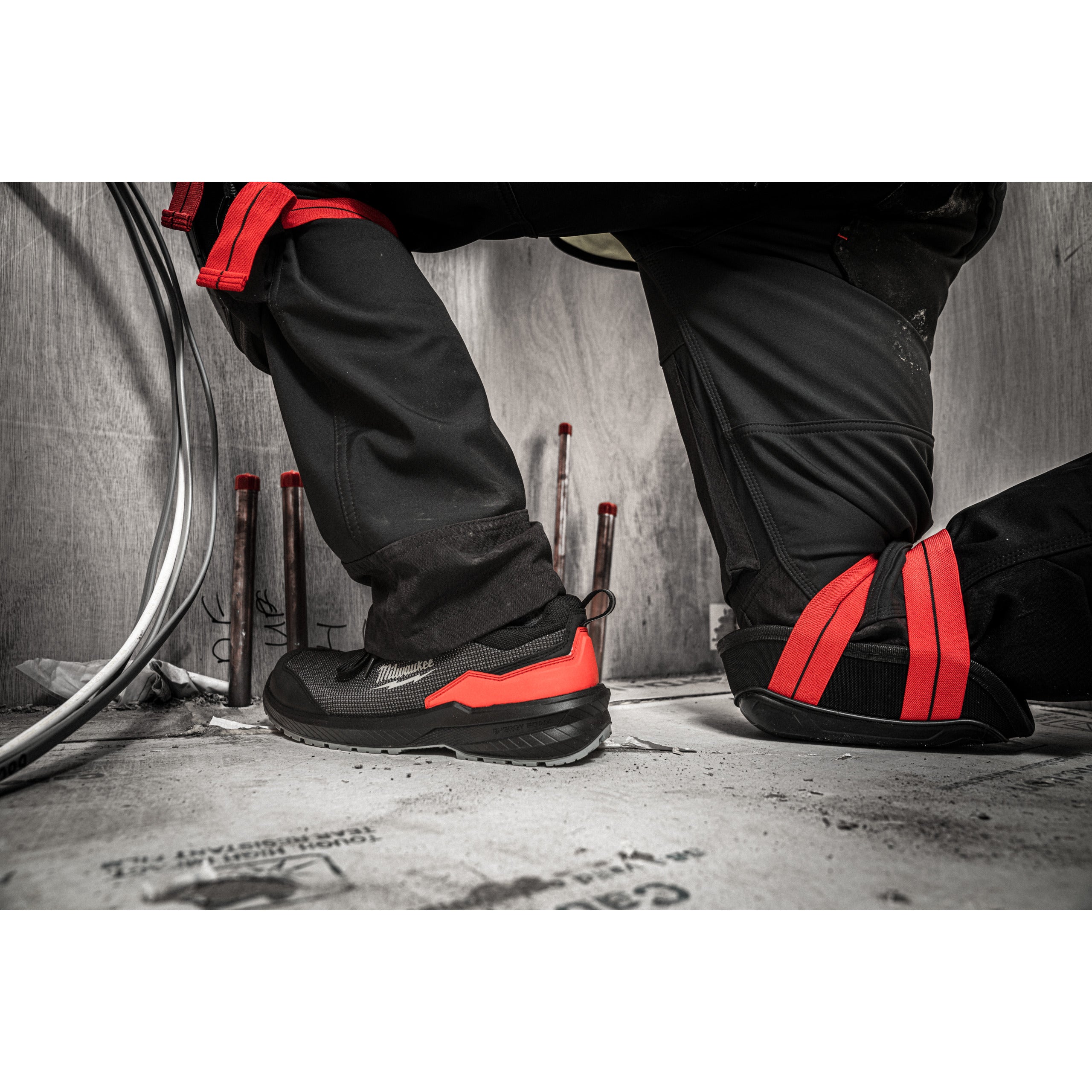 Pantofi negri de protecție Flextred™ S1PS 1L110133 ESD FO SR Milwaukee FXT S1PS 1L110133 ESD FO SR 37, cod 4932493689