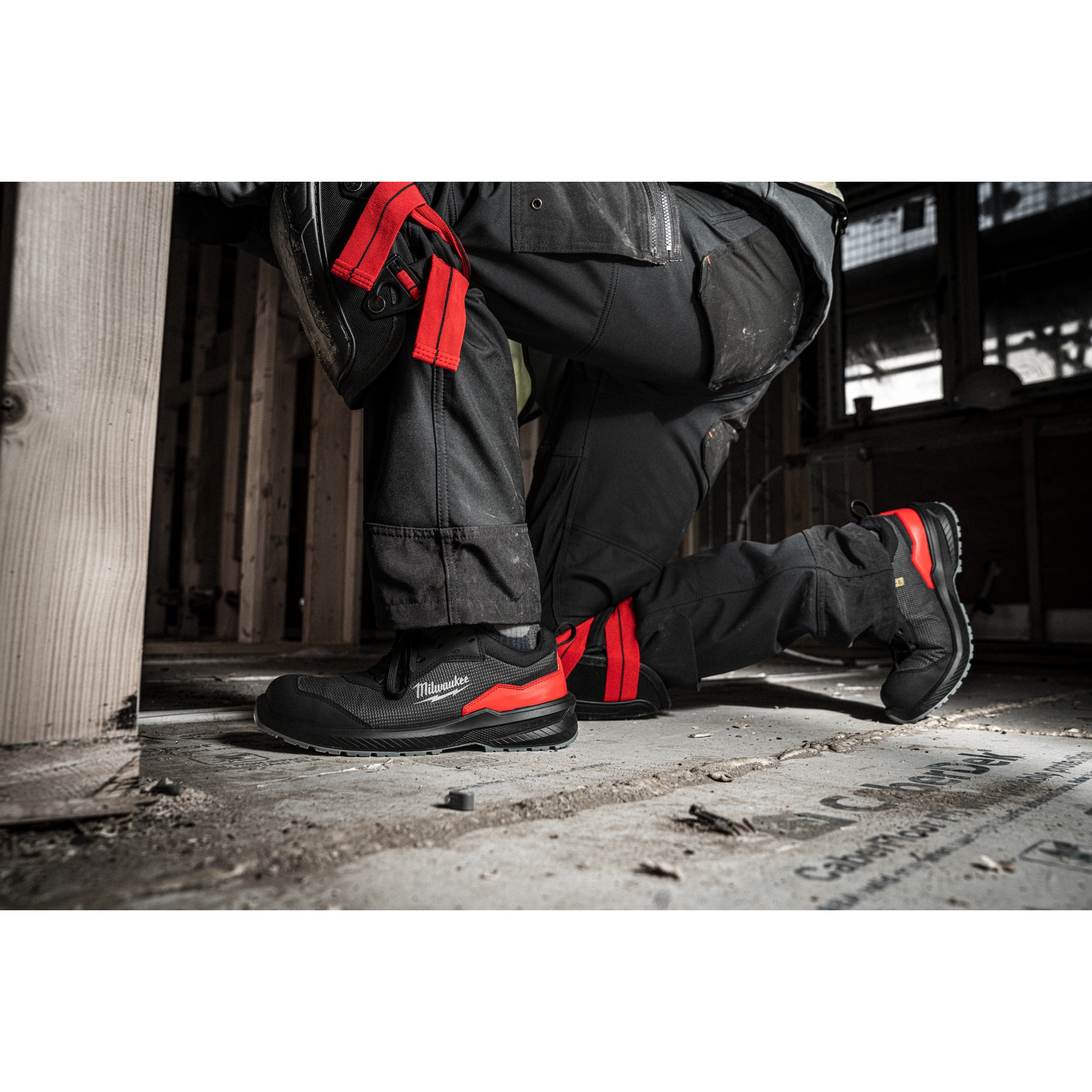 Pantofi negri de protecție Flextred™ S1PS 1L110133 ESD FO SR Milwaukee FXT S1PS 1L110133 ESD FO SR 38, cod 4932493690