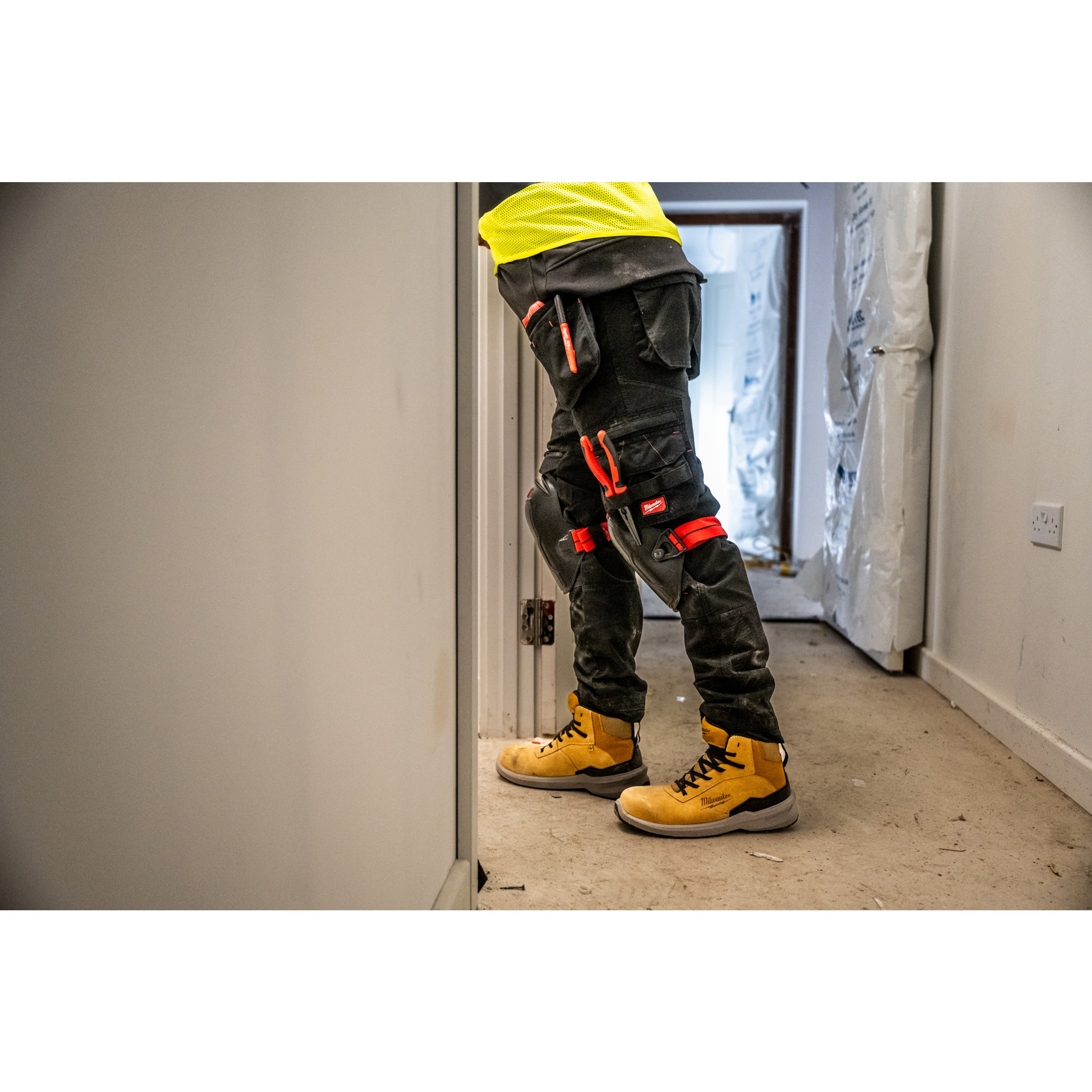 Ghete bej de protecție Flextred™ S3S 1M171311 ESD FO SR Milwaukee FXT S3S 1M171311 ESD FO SR 45, cod 4932493749