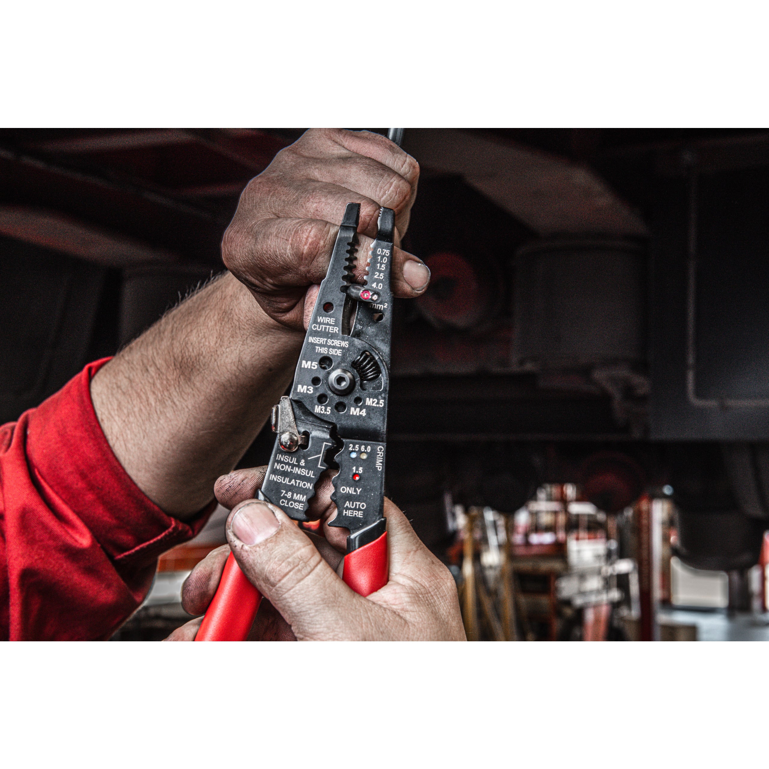 Clește multifuncțional de dezizolare și sertizare Milwaukee Multi-Purpose Wire Stripper with Crimper, cod 4932493816