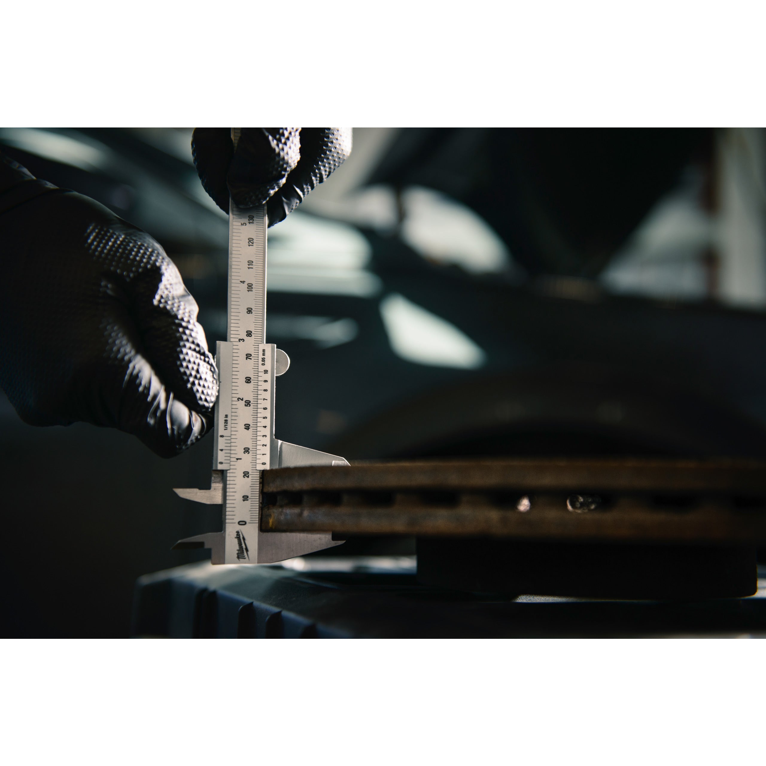 Instrument de măsurare de precizie Șubler Milwaukee 200mm Vernier Caliper, cod 4932493925