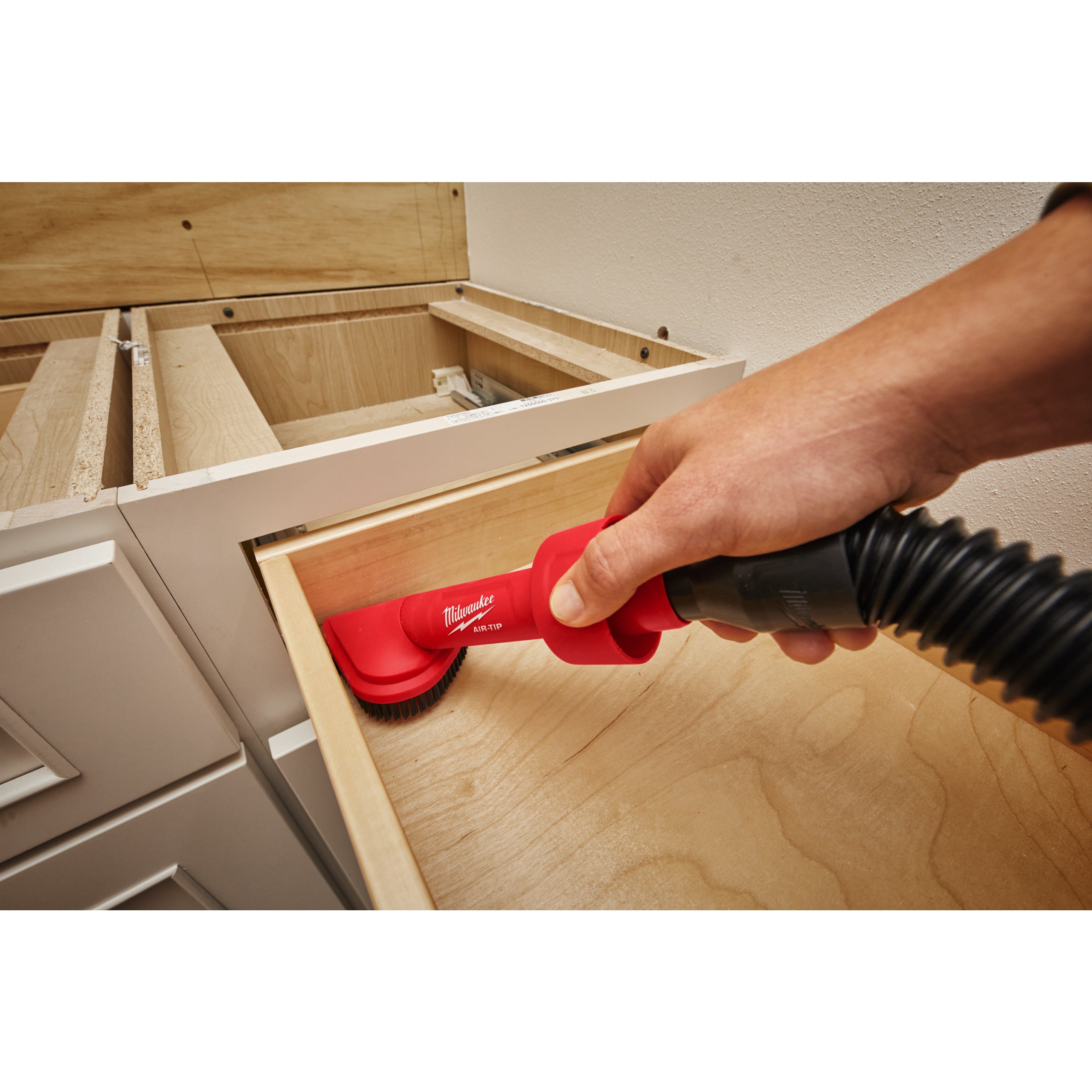 Atașament AIR-TIP™ pentru aspirator AIR-TIP™ Cap rotativ de aspirare pentru colțuri cu perie Milwaukee AT-8, cod 4932498017