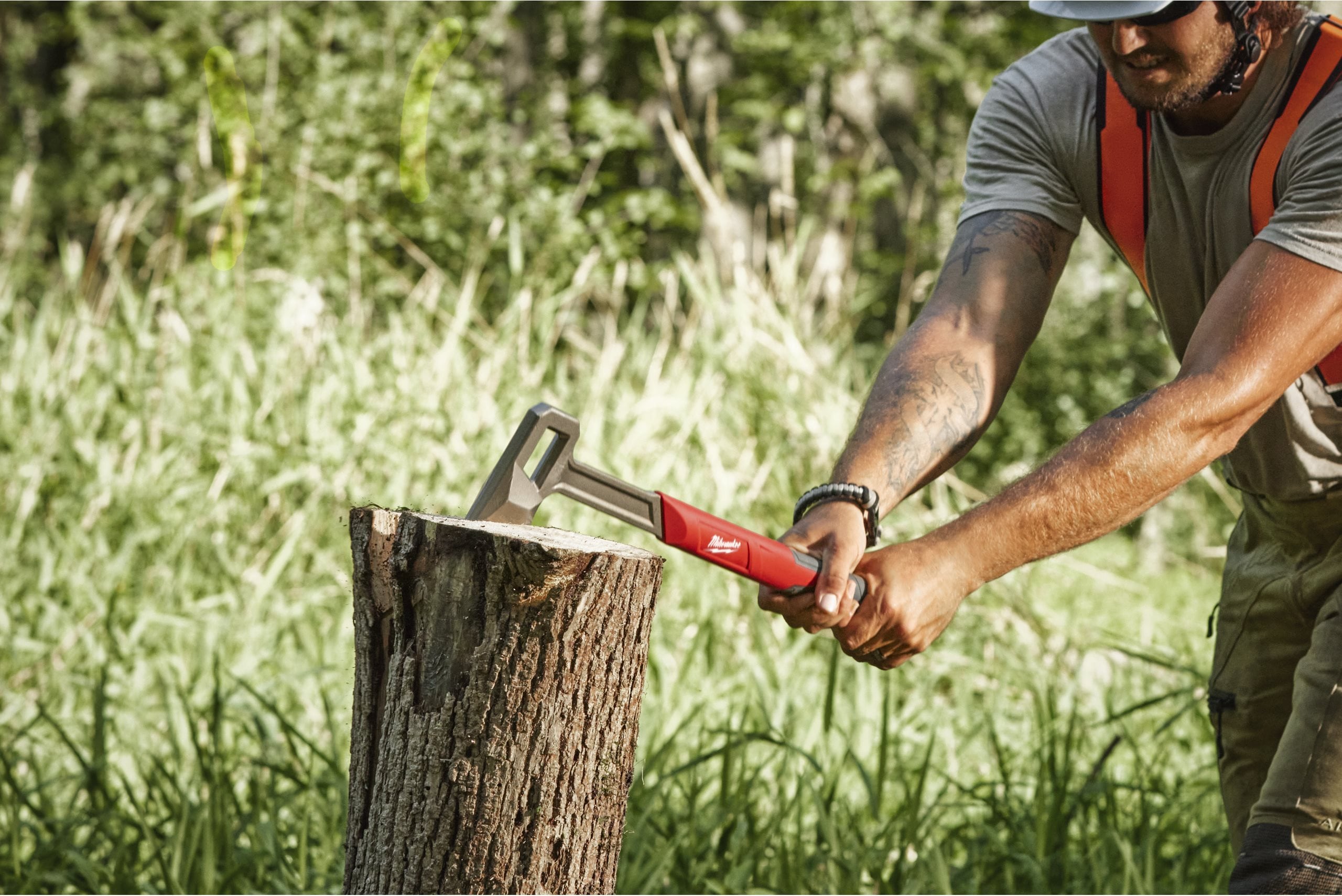 Topor Milwaukee cu lamă din oțel și mâner ergonomic, 40 / 60 cm