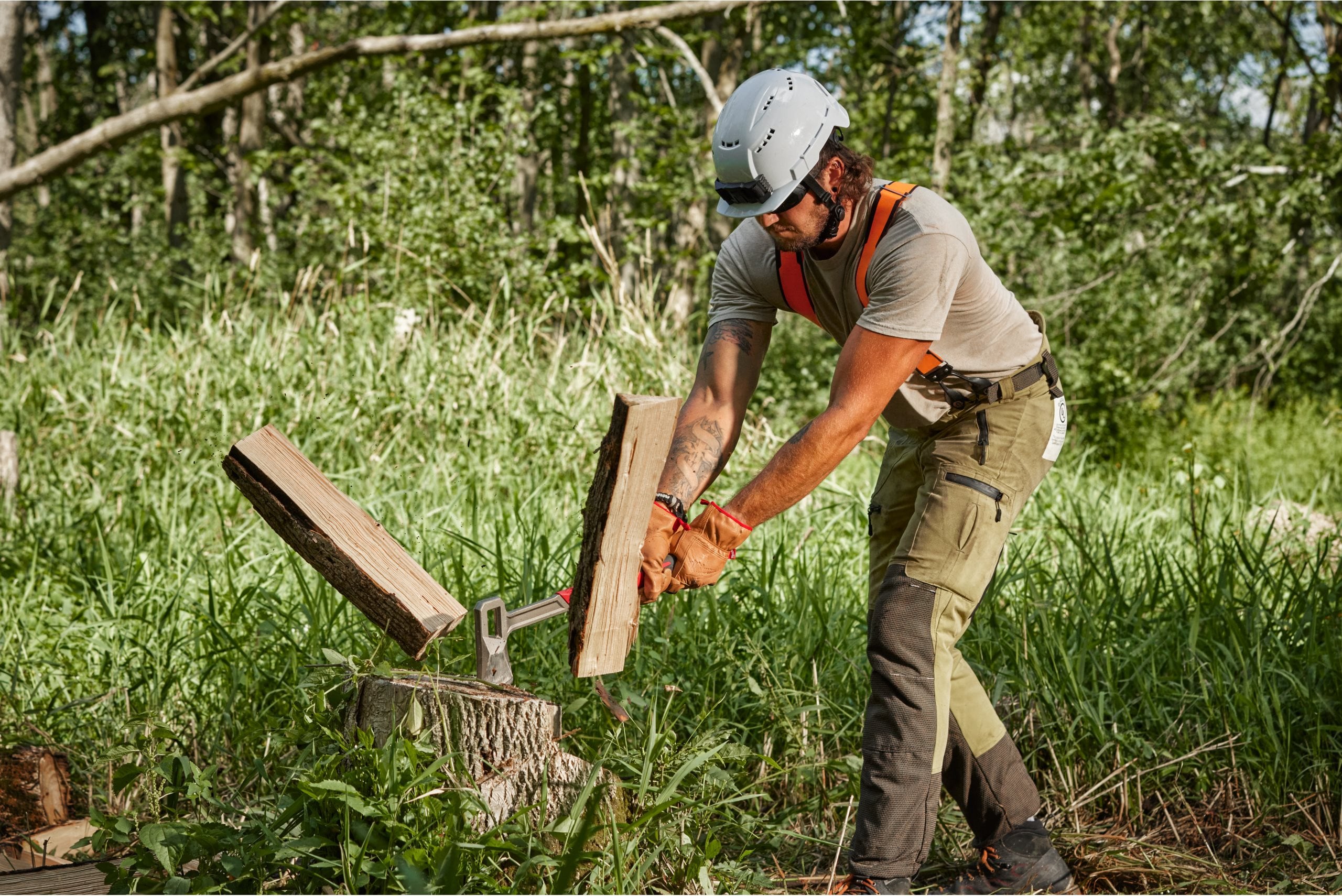 Topor Milwaukee cu lamă din oțel și mâner ergonomic, 40 / 60 cm