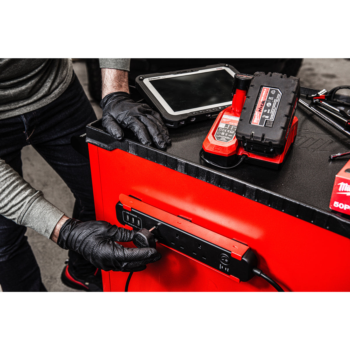 Accesoriu TOOLGUARD™ Prelungitor priză magnetică Milwaukee Magnetic Power Centre, cod 4932498959
