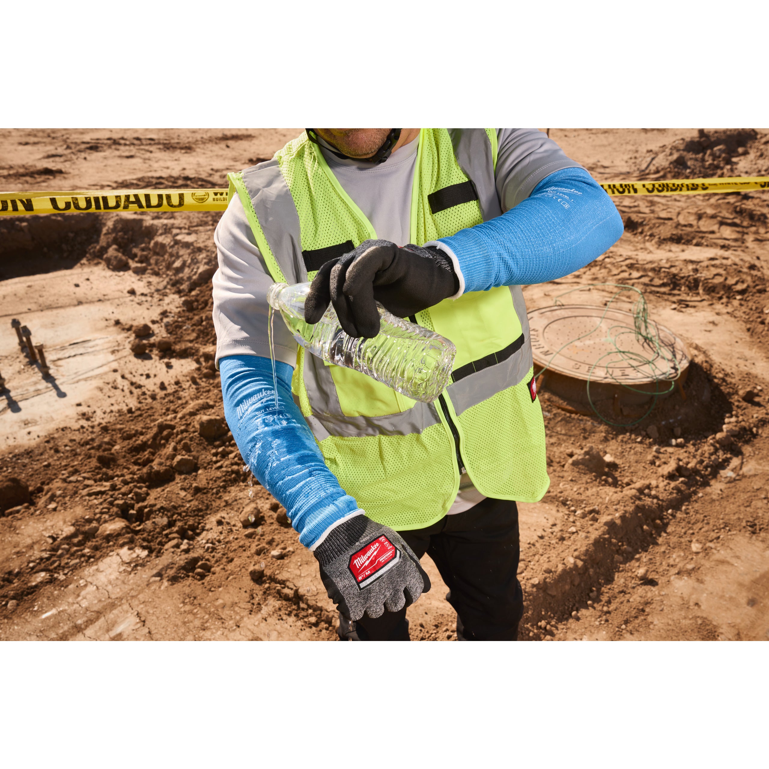 Mânecuțe răcorire rezistente la tăiere A Milwaukee Cooling Cut A Sleeve (40cm), cod 4932500789