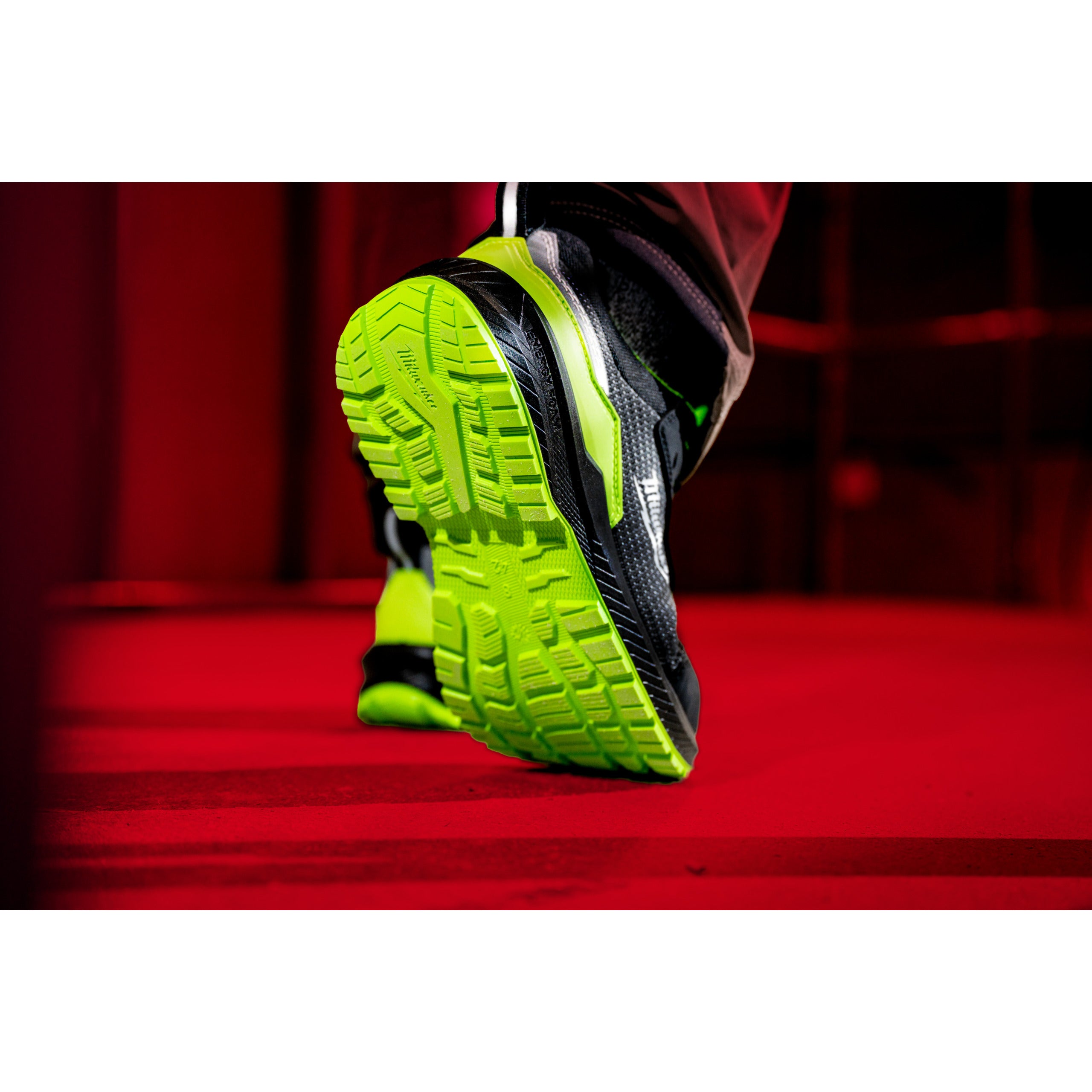 Pantofi de protecție Flextred™ S1PS Hi Vis SC FO SR ESD Milwaukee FXT S1PS Green 1L616166 SC FO SR ESD 43, cod 4932501357