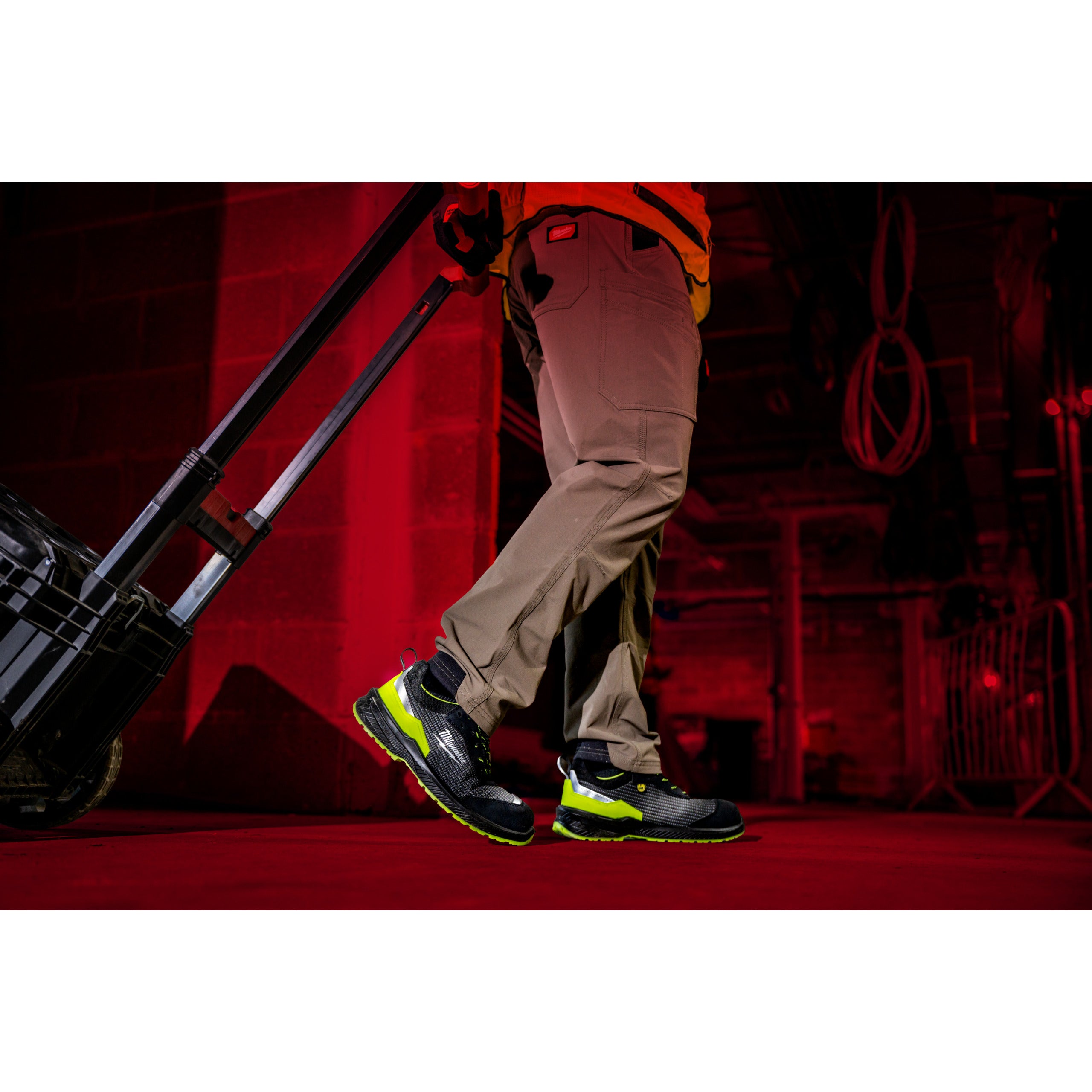 Pantofi de protecție Flextred™ S1PS Hi Vis SC FO SR ESD Milwaukee FXT S1PS Yellow 1L515155 SC FO SR ESD 42, cod 4932501460