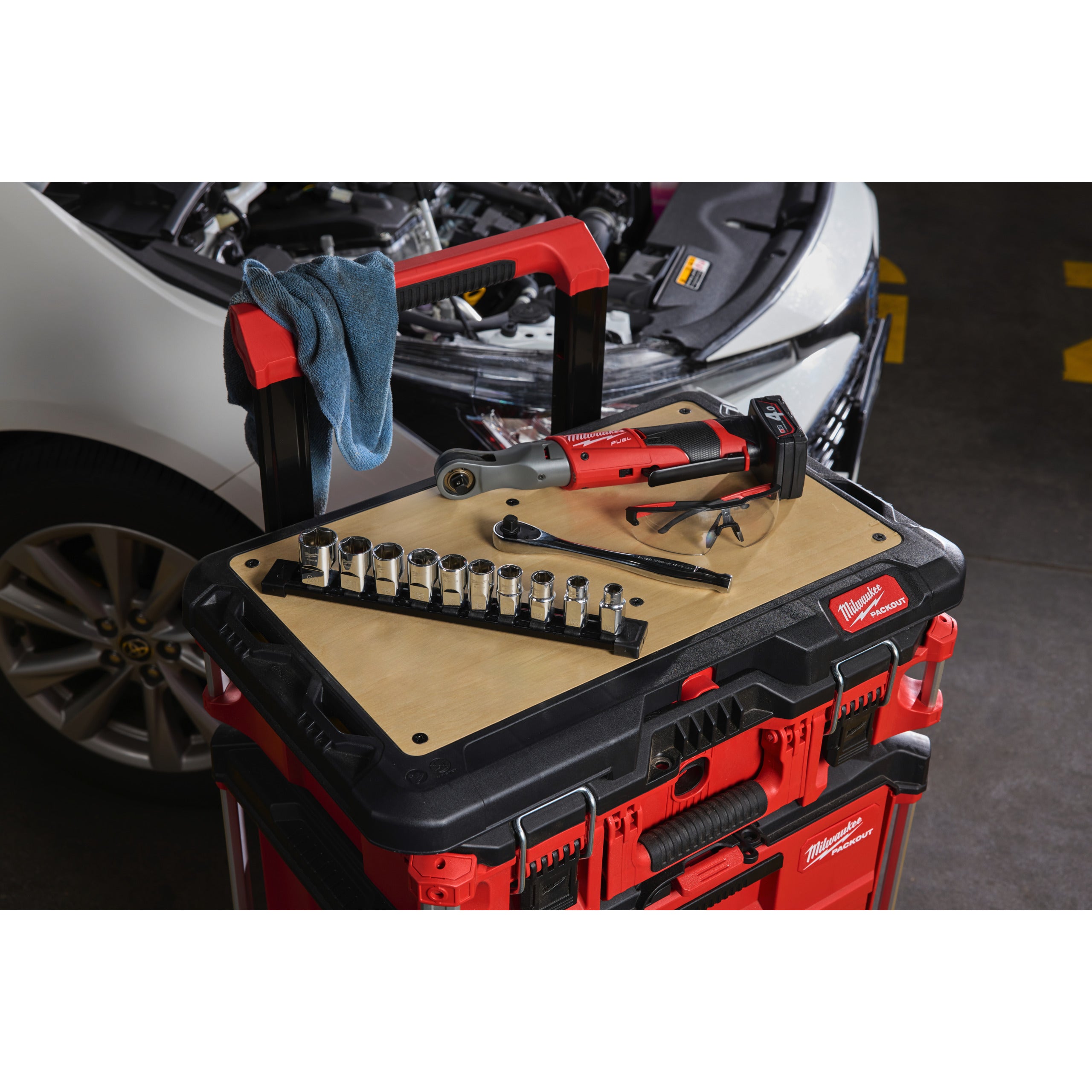 Set tubulare Milwaukee 10 pc 1/2'' Drive Standard SAE Socket Set with Storage Rail, cod 4932501806