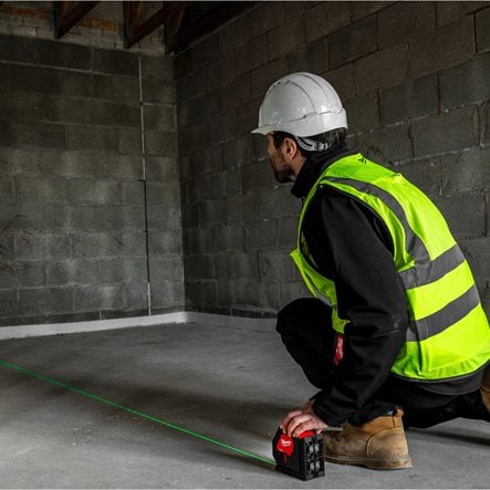 Nivelă laser Milwaukee CLL-C cu 2 planuri, fascicul verde, baterii alcaline, cutie plastic, suport de prindere, cod 4933478753