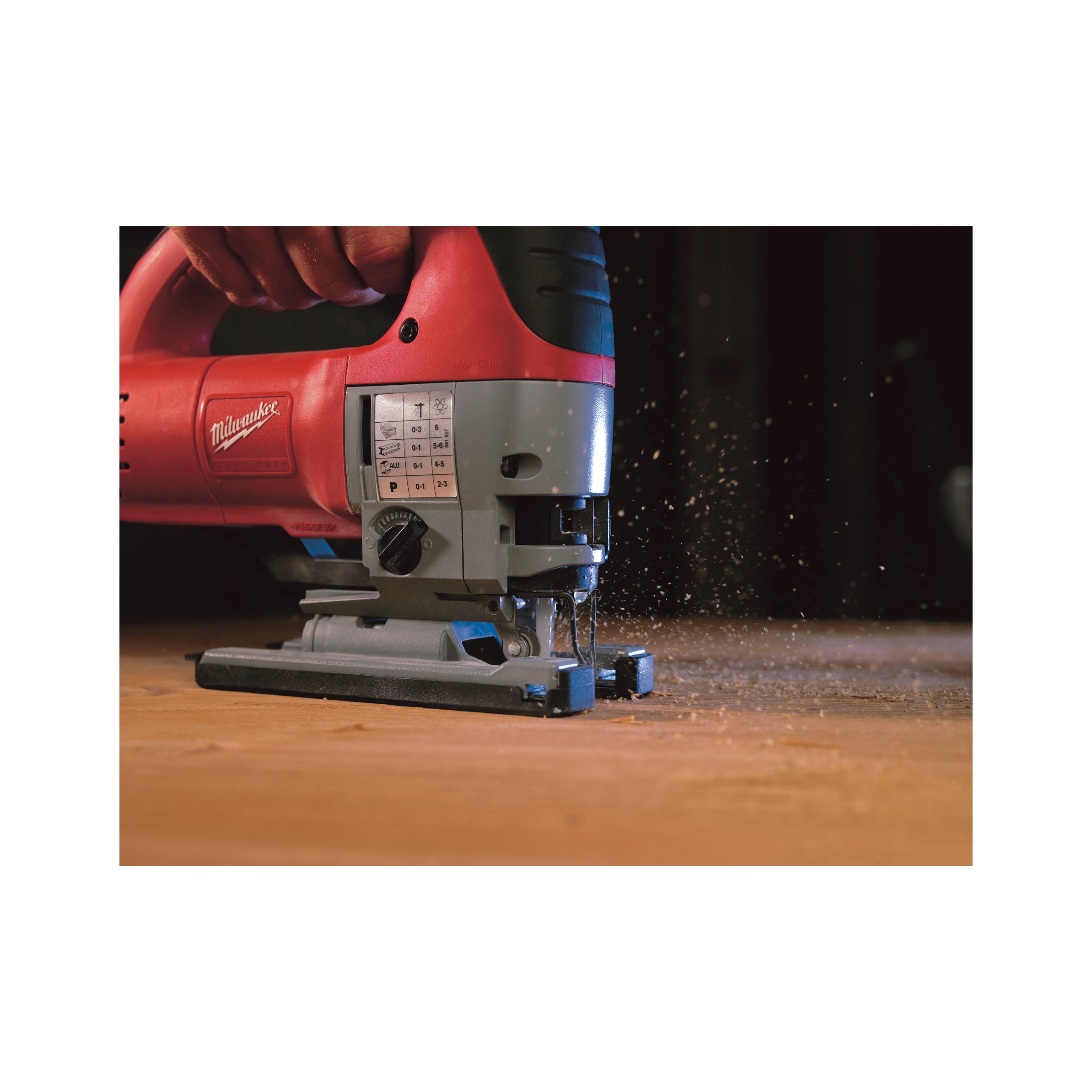 Fierăstrău pendular Heavy Duty, cu mâner superior Milwaukee JSPE 135 TX, cod 4933500568