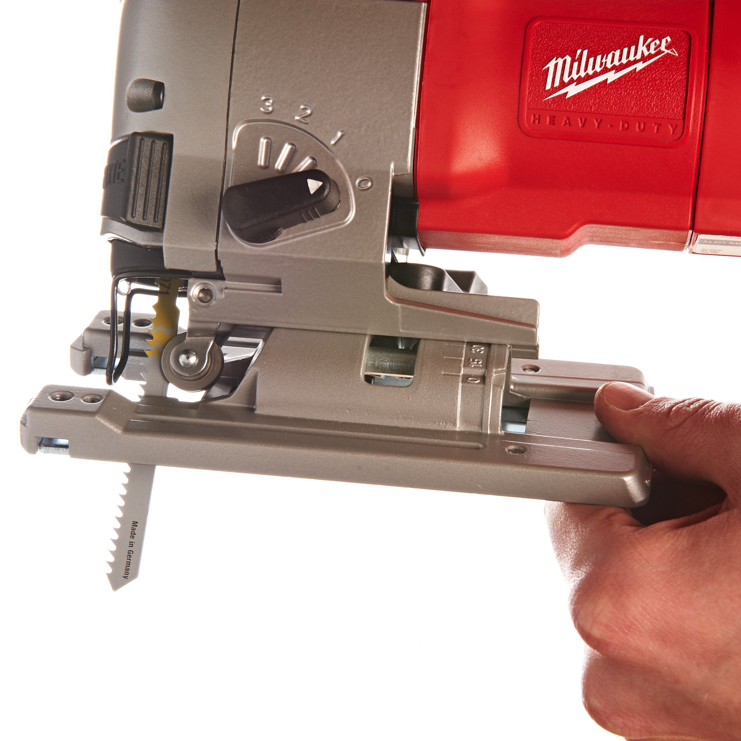 Fierăstrău pendular Heavy Duty, cu mâner superior Milwaukee JSPE 135 TX, cod 4933500568