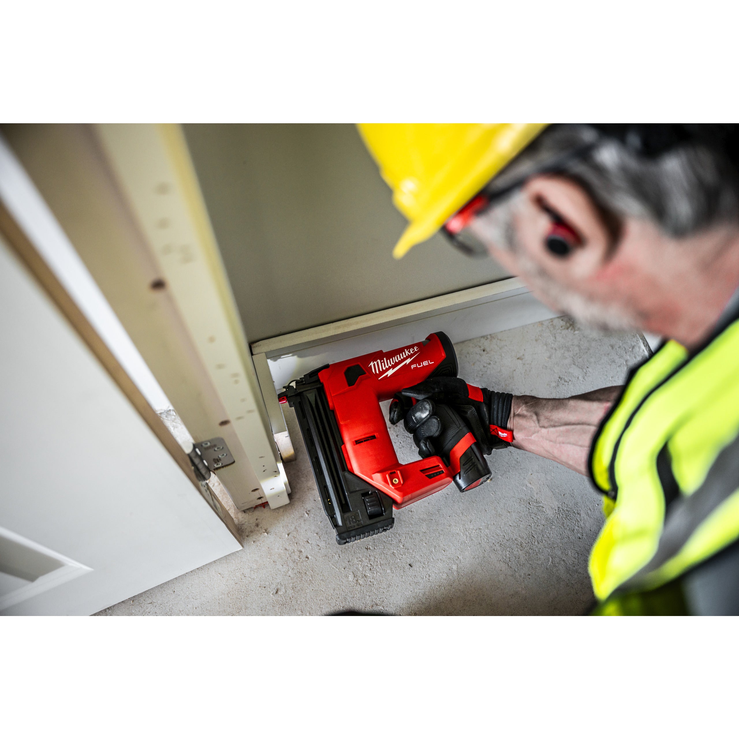 Pistol pentru cuie 18 GA Milwaukee M12 FCN18GS-202X FUEL™, cod 4933493355