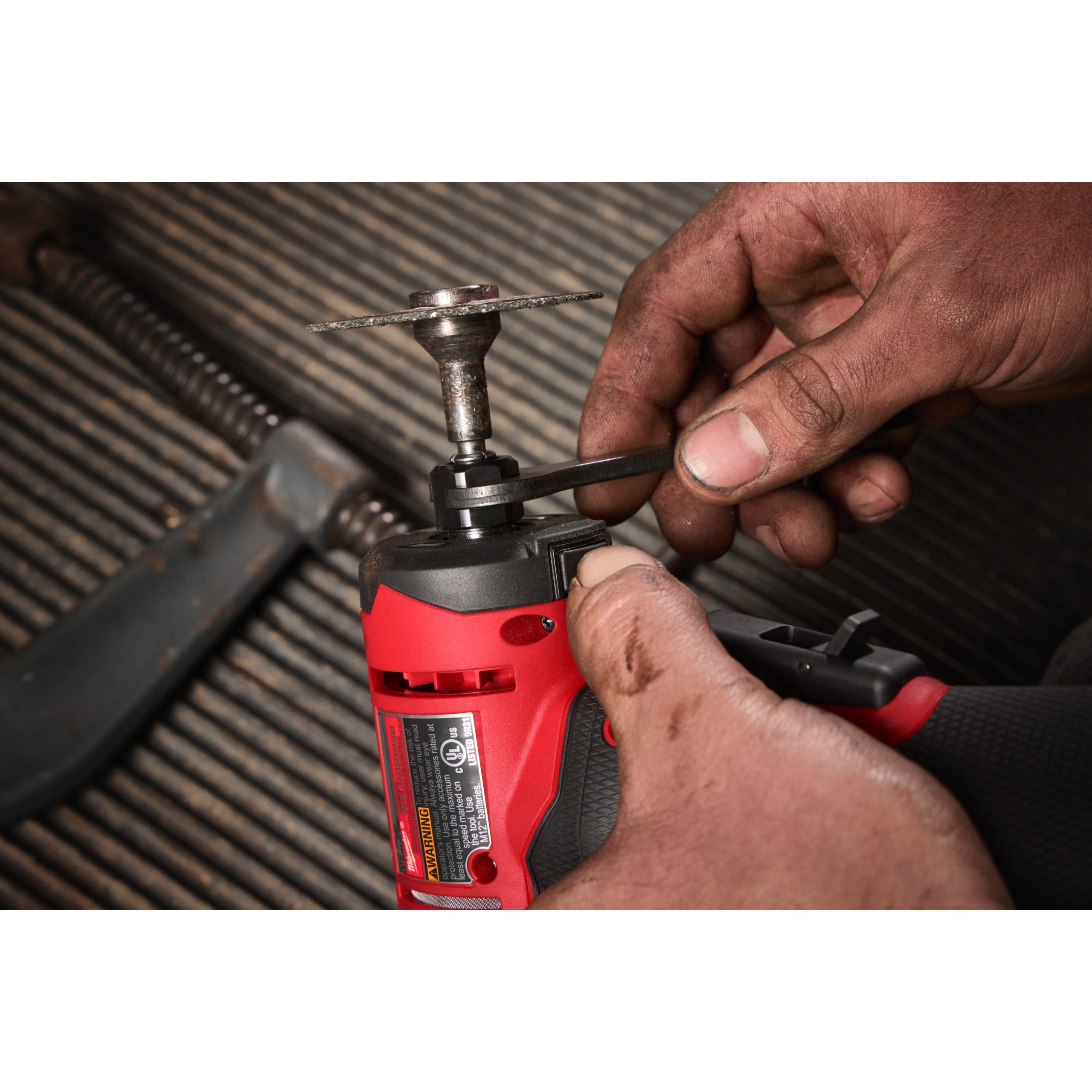 Polizor unghiular Milwaukee M12 FDGA2-0 FUEL™ cu viteză variabilă, cod 4933498979