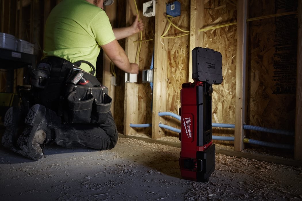 Proiector Milwaukee M12 POAL-0, TRUEVIEW™, PACKOUT™, 1400 LUMENI, cod 4933480473 - BIG STORE (Dynamic Tools SRL)