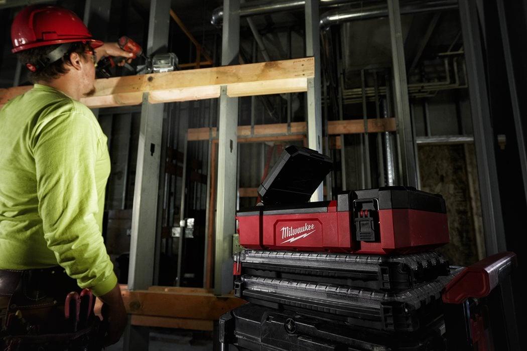 Proiector Milwaukee M12 POAL-0, TRUEVIEW™, PACKOUT™, 1400 LUMENI, cod 4933480473