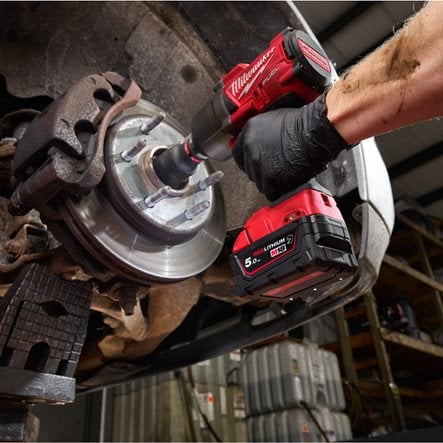 Acumulator Milwaukee cu rezistență chimică la uleiuri și lichide, M18™ B5-CR, 18V, 5Ah, 4932479265