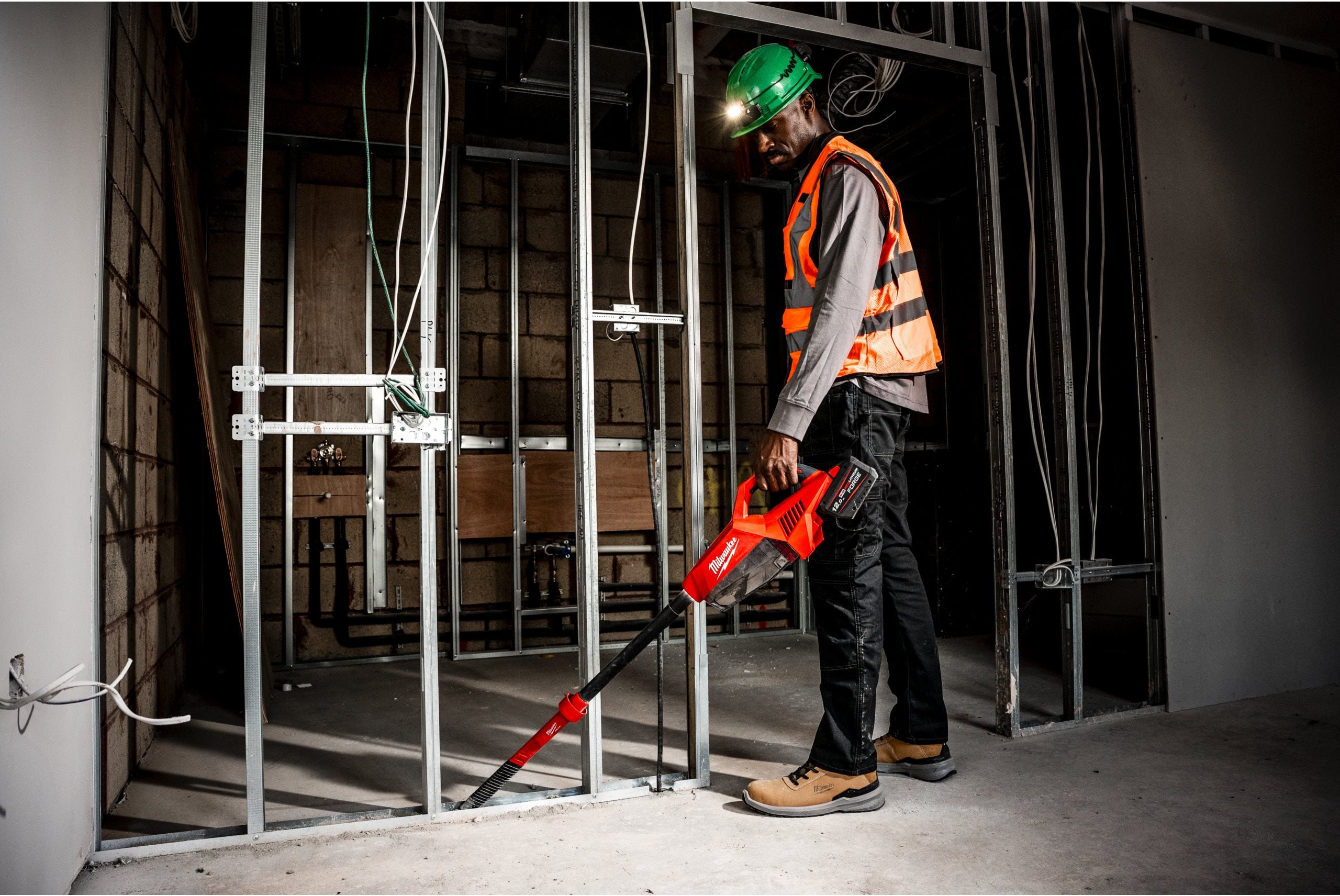 Aspirator compact M18™ fără perii Milwaukee M18 BLCV2-0
