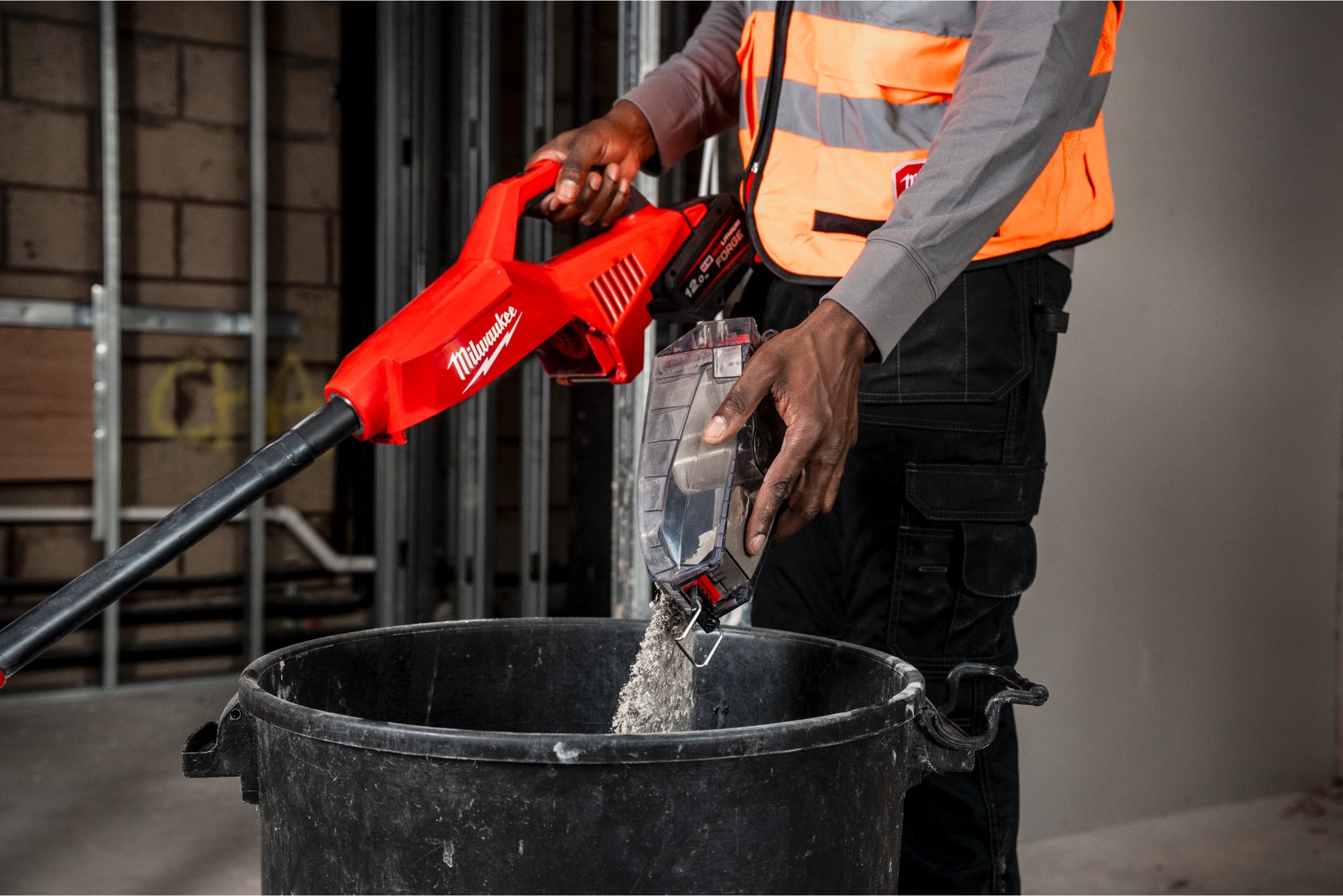 Aspirator compact M18™ fără perii Milwaukee M18 BLCV2-0