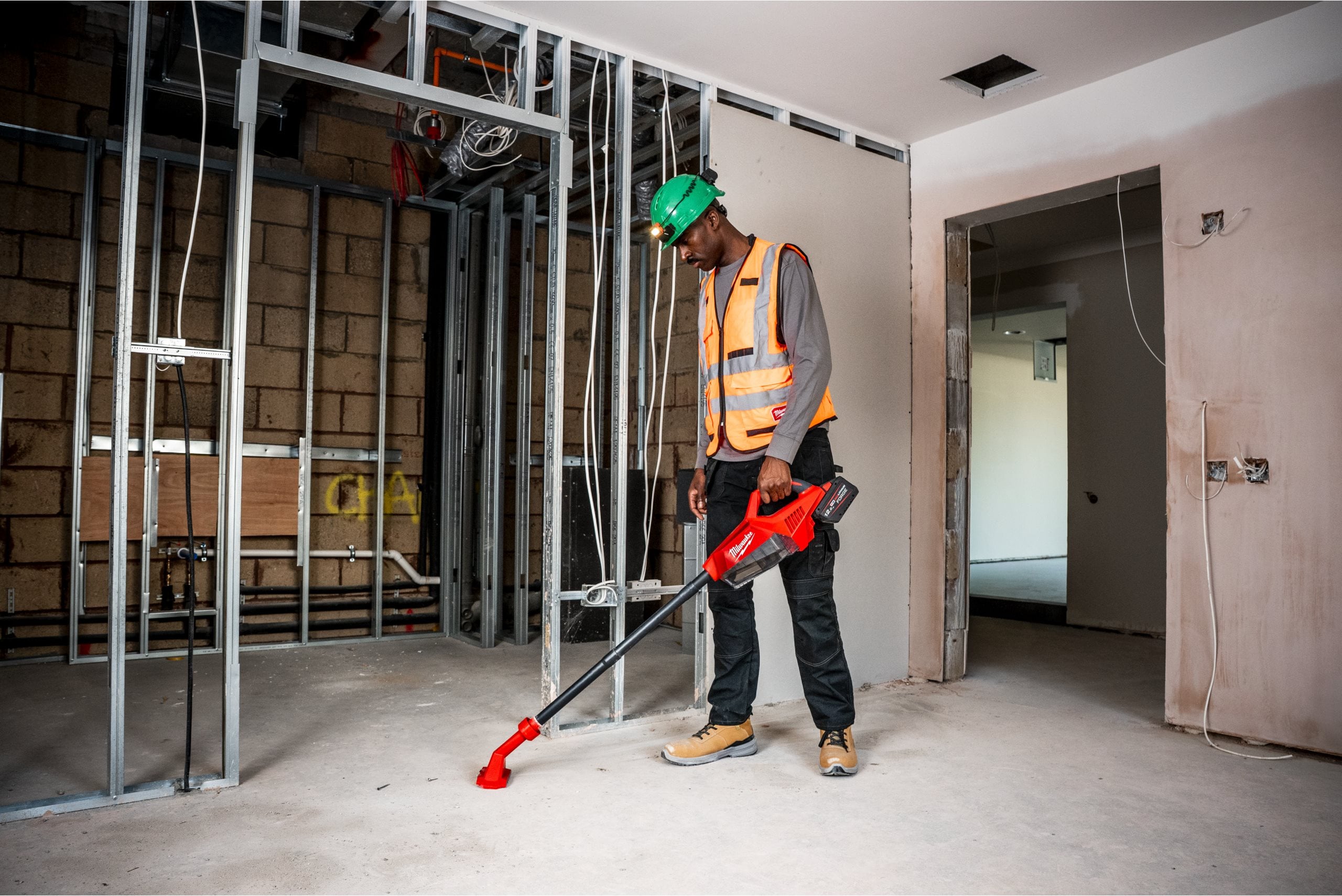 Aspirator compact M18™ fără perii Milwaukee M18 BLCV2-0
