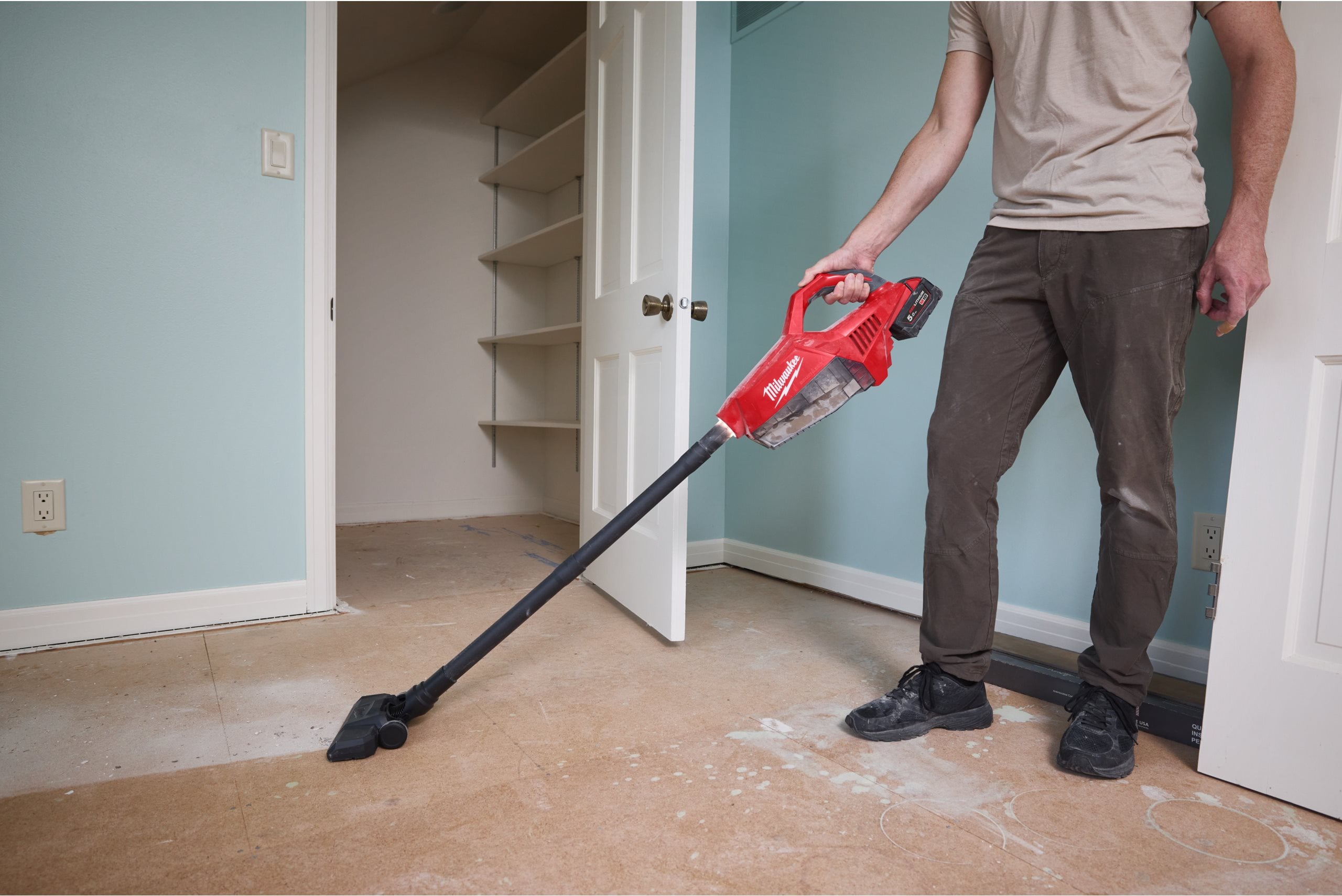 Aspirator compact M18™ fără perii Milwaukee M18 BLCV2-0