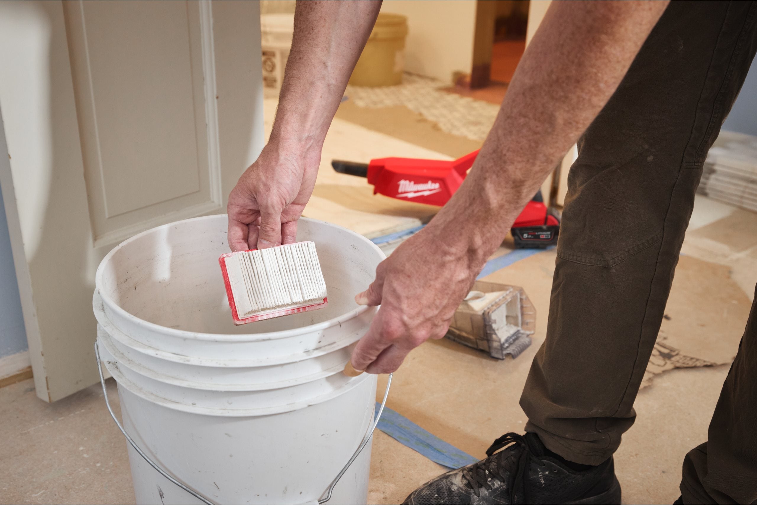 Aspirator compact M18™ fără perii Milwaukee M18 BLCV2-0